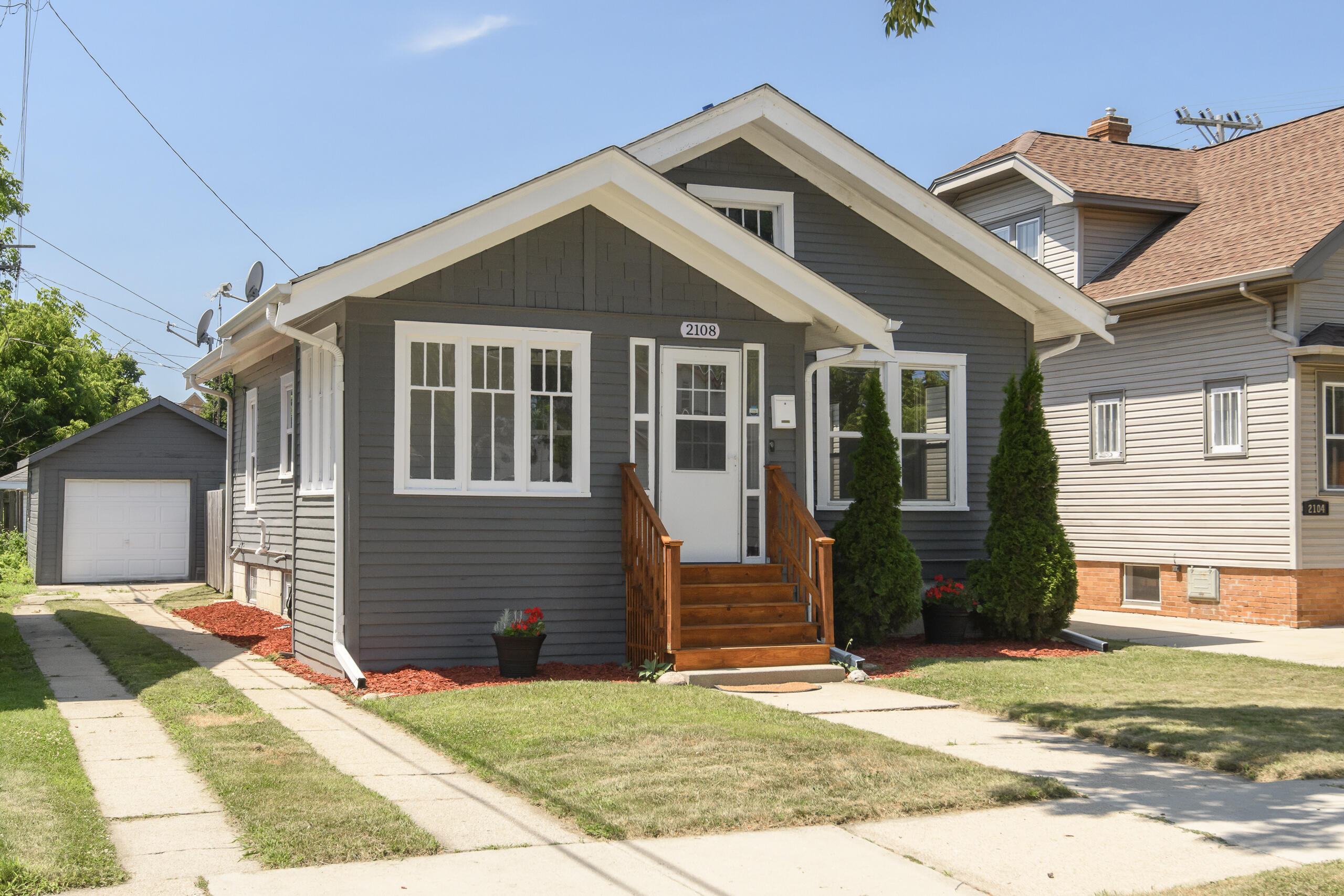 2108 Ashland Ave