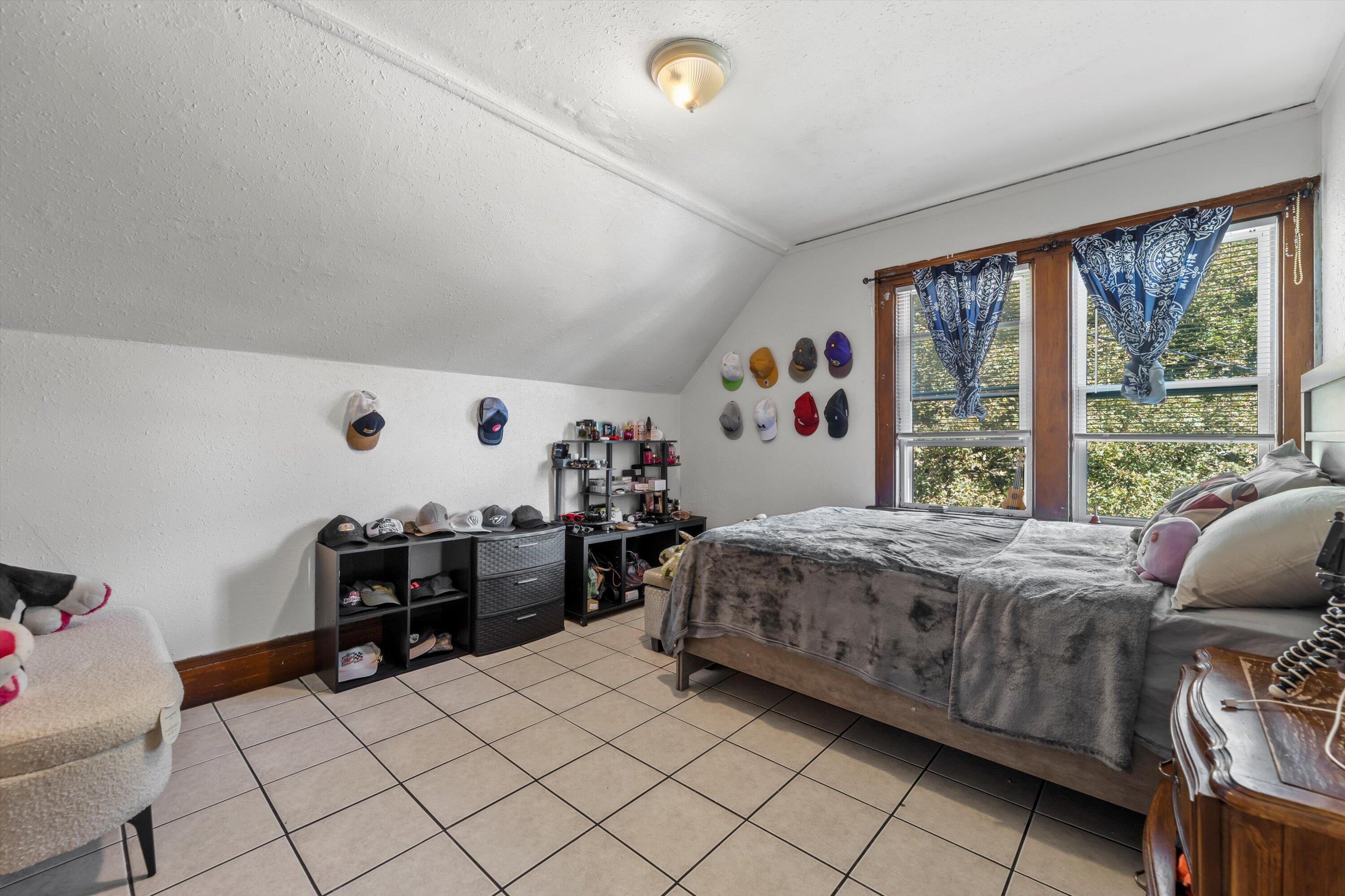 3600 N Vel R Phillips Ave Unit: 3602