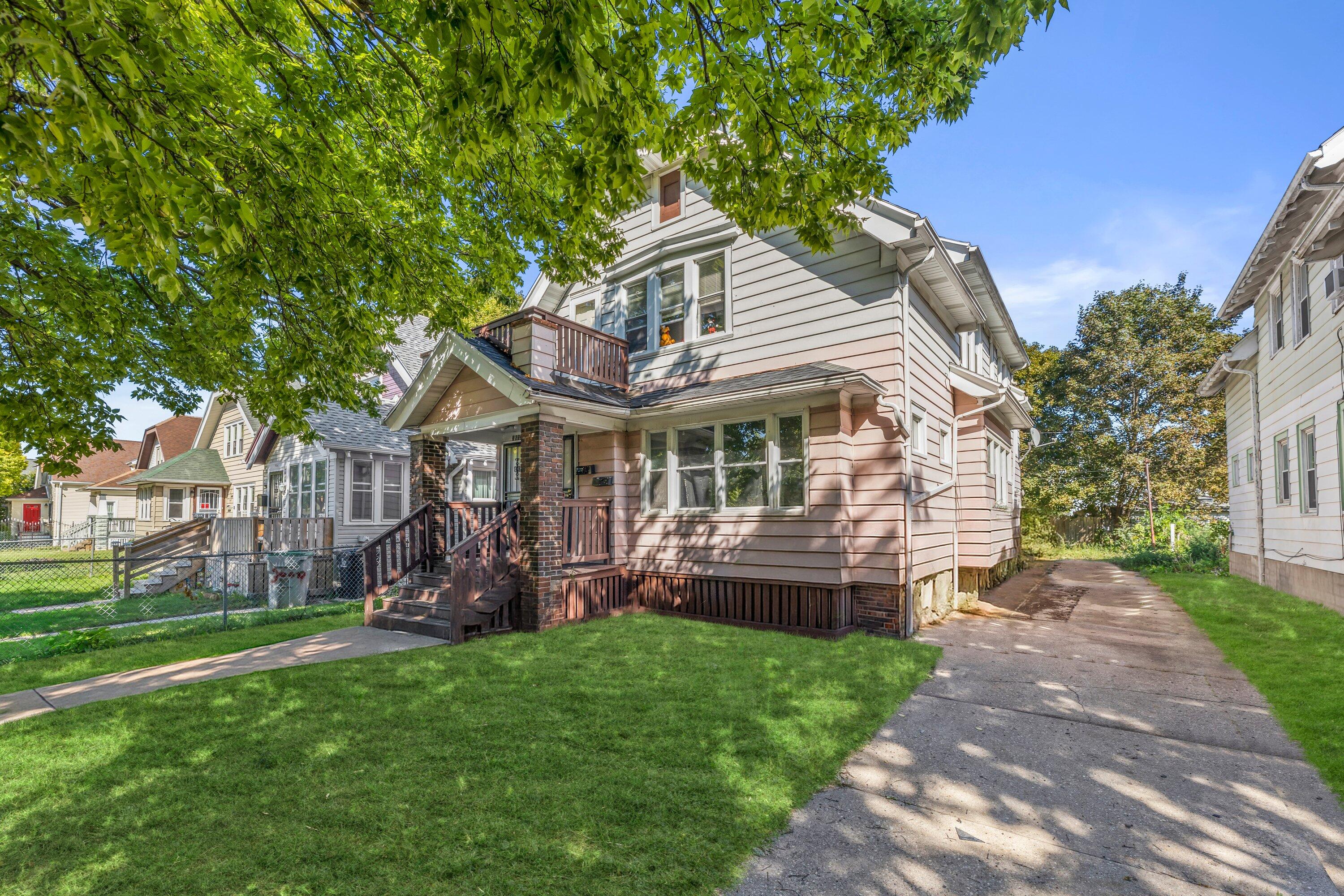 3600 N Vel R Phillips Ave Unit: 3602