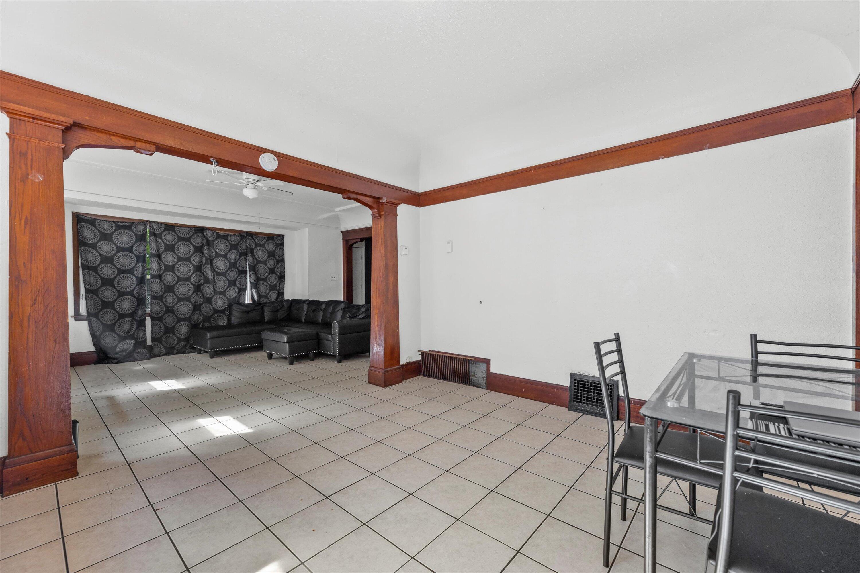 3600 N Vel R Phillips Ave Unit: 3602