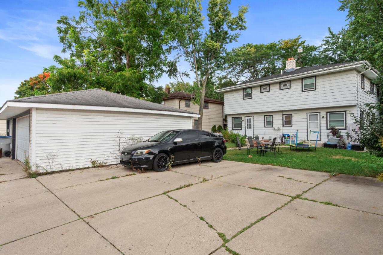 10939 W Langlade St Unit: 10941