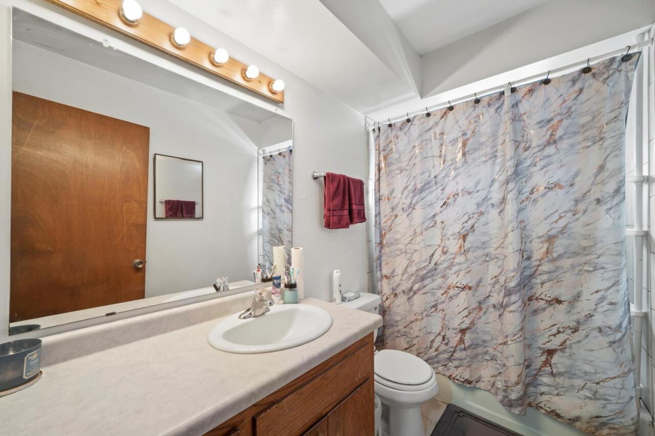 10939 W Langlade St Unit: 10941