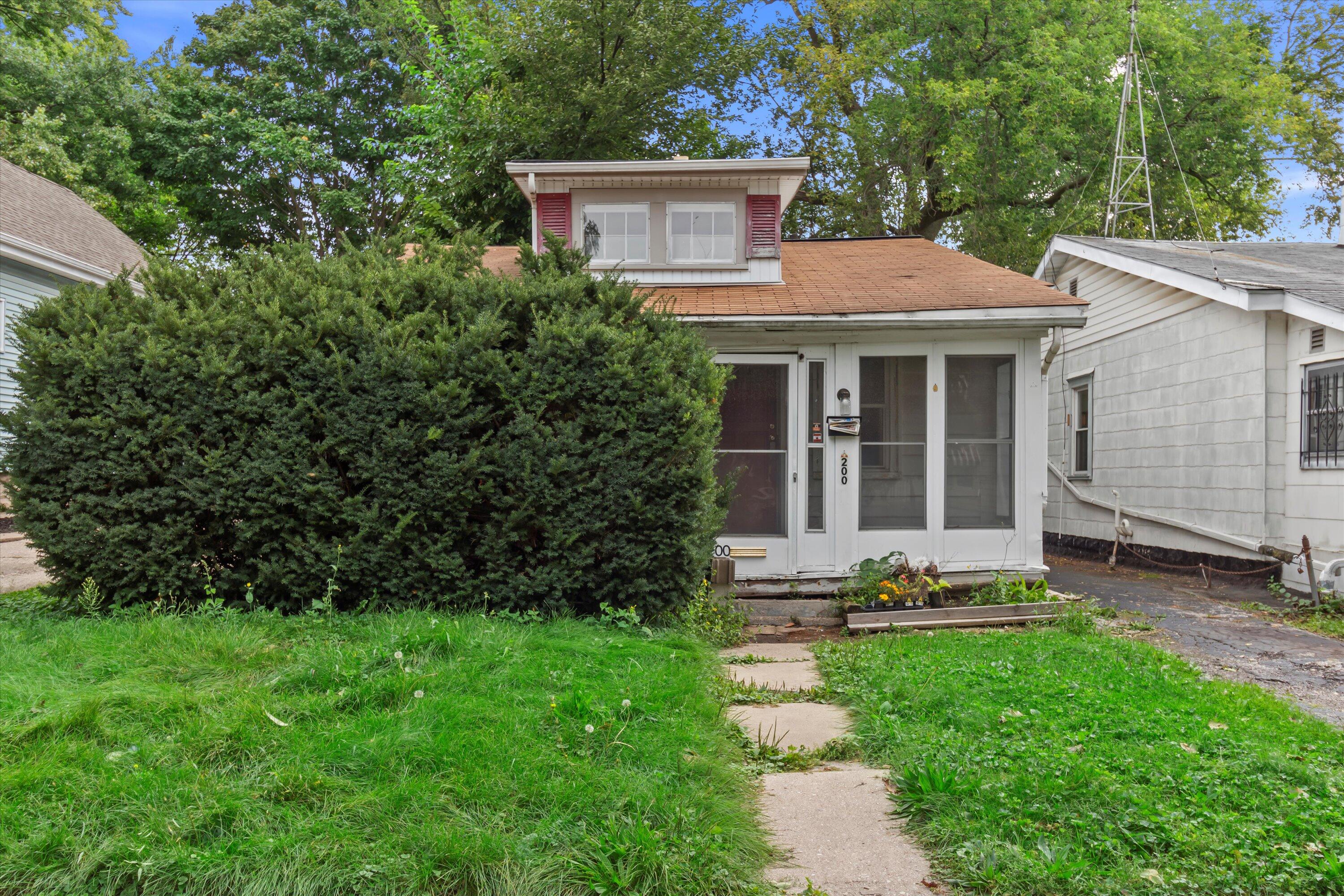 200 N 63rd St