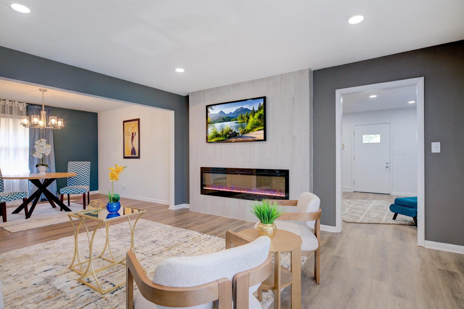 8122 W Potomac Ave