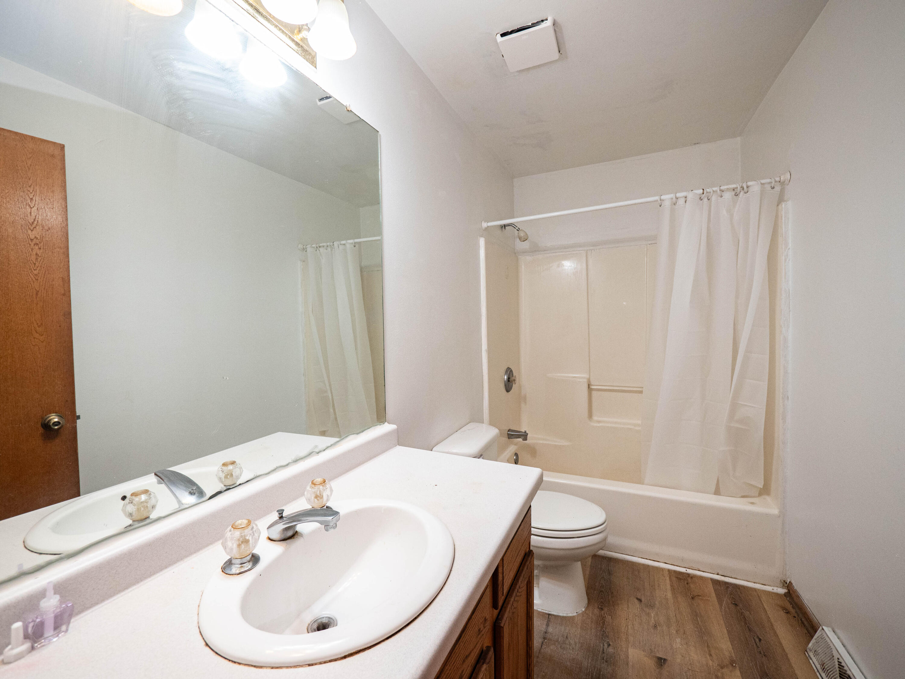 1112 S 63rd St Unit: 1114