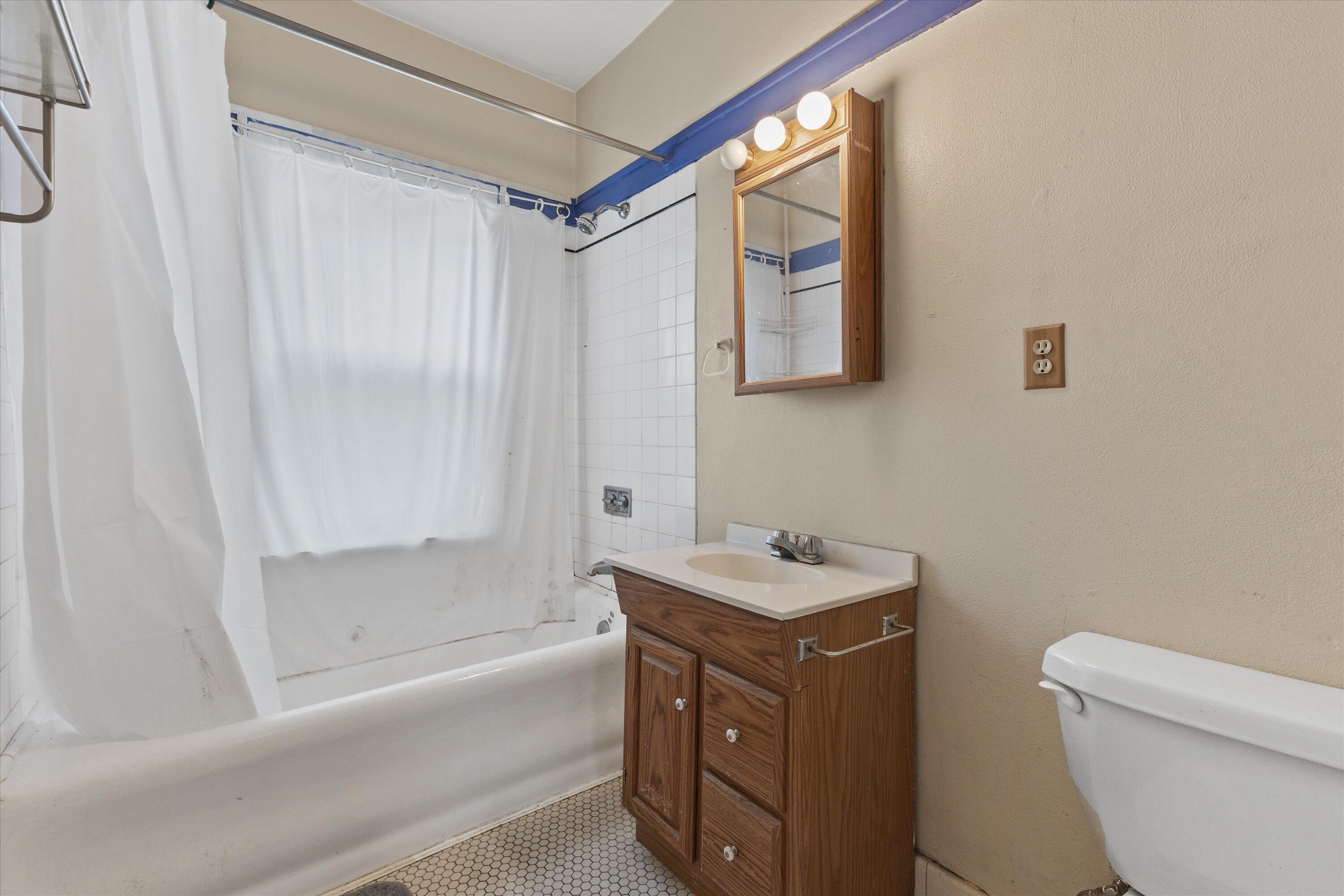 1607 N 52nd St Unit: 1609