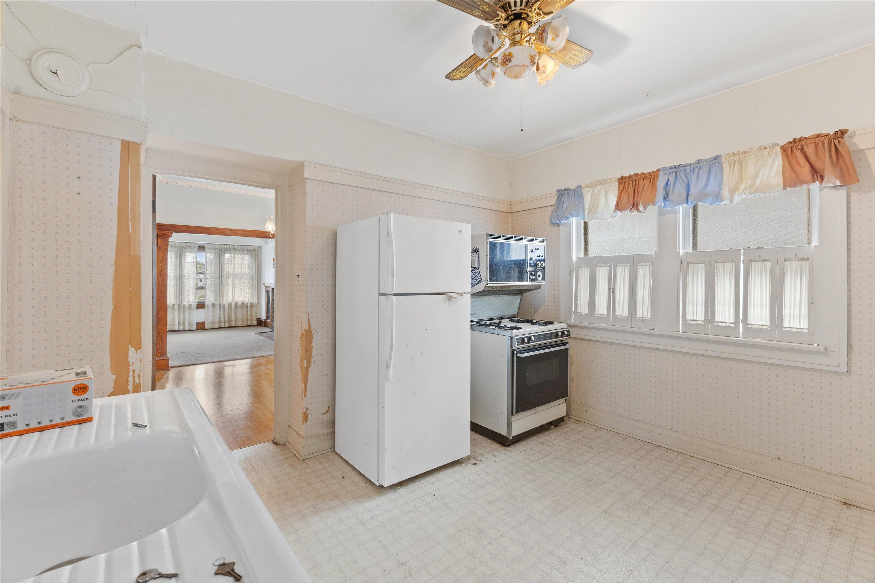 1607 N 52nd St Unit: 1609
