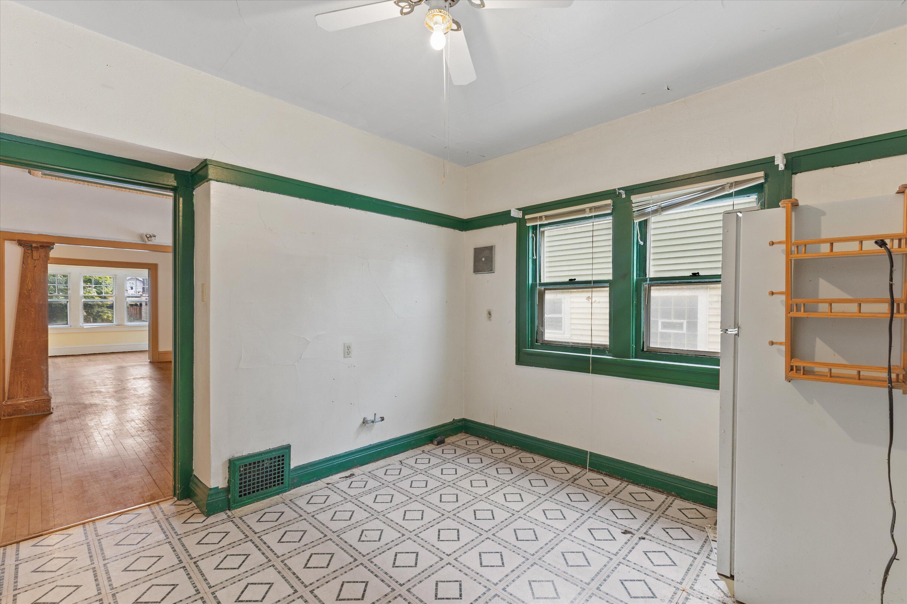 1607 N 52nd St Unit: 1609