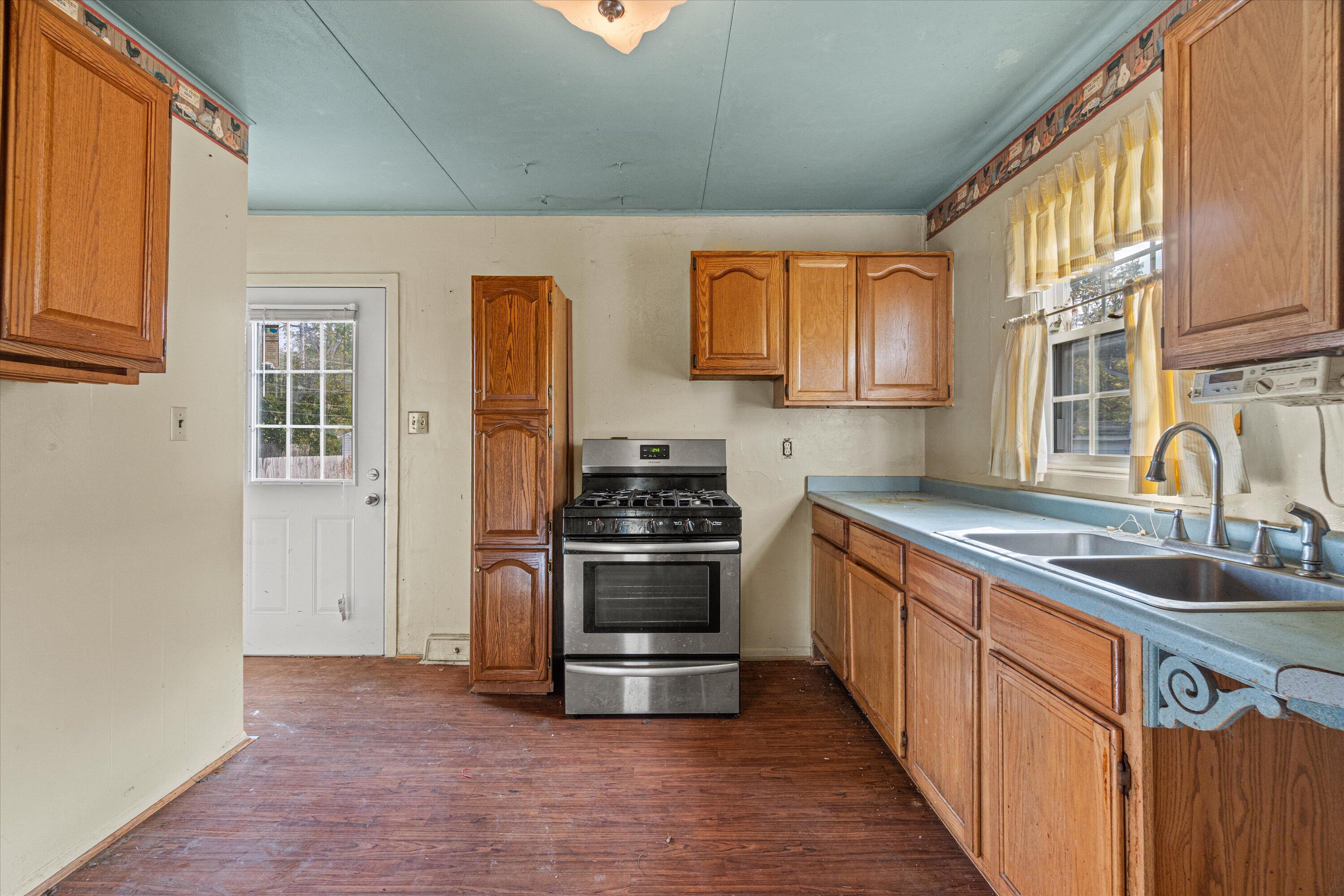 4478 N 48th St