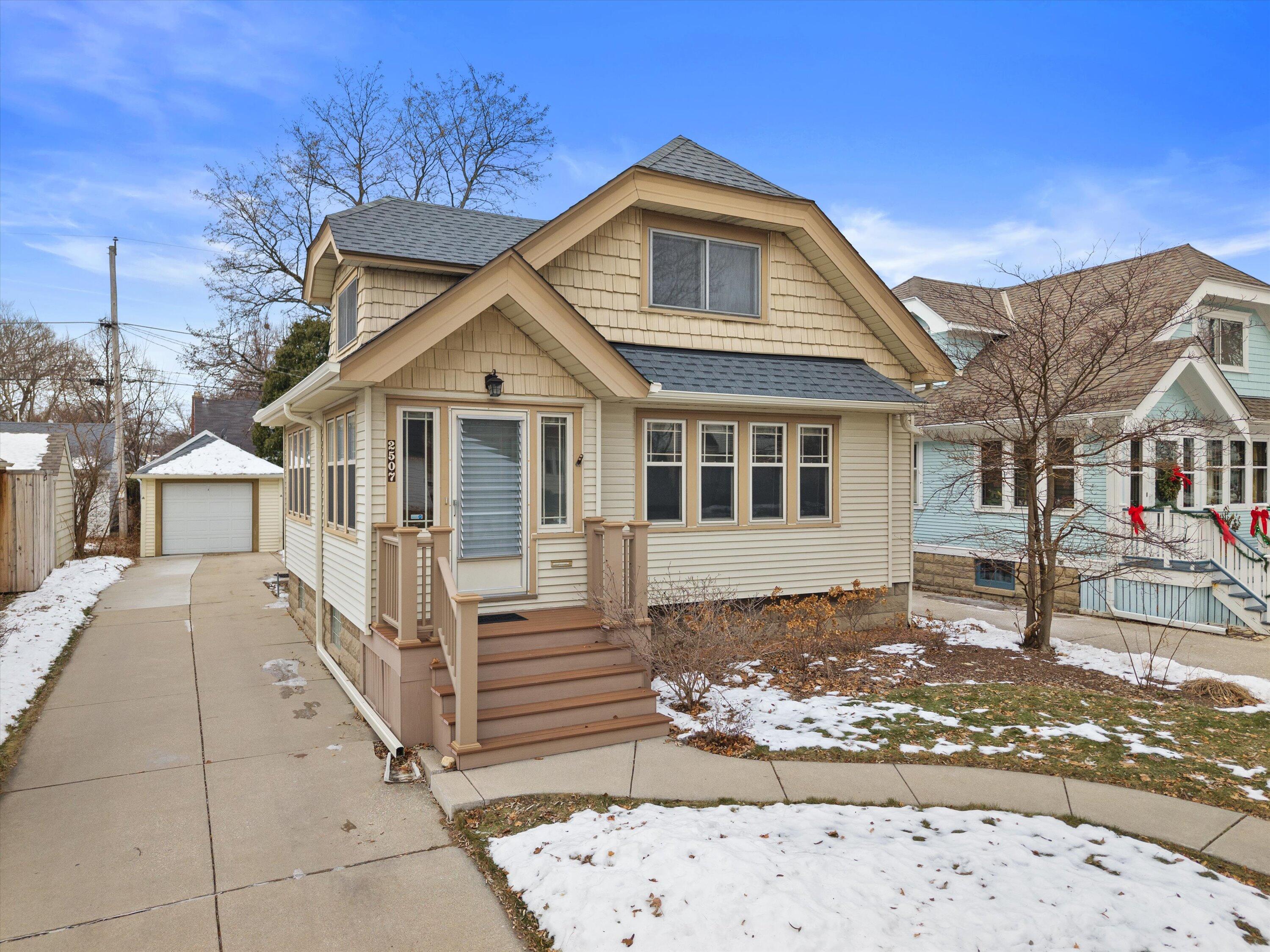 2507 N 70th St