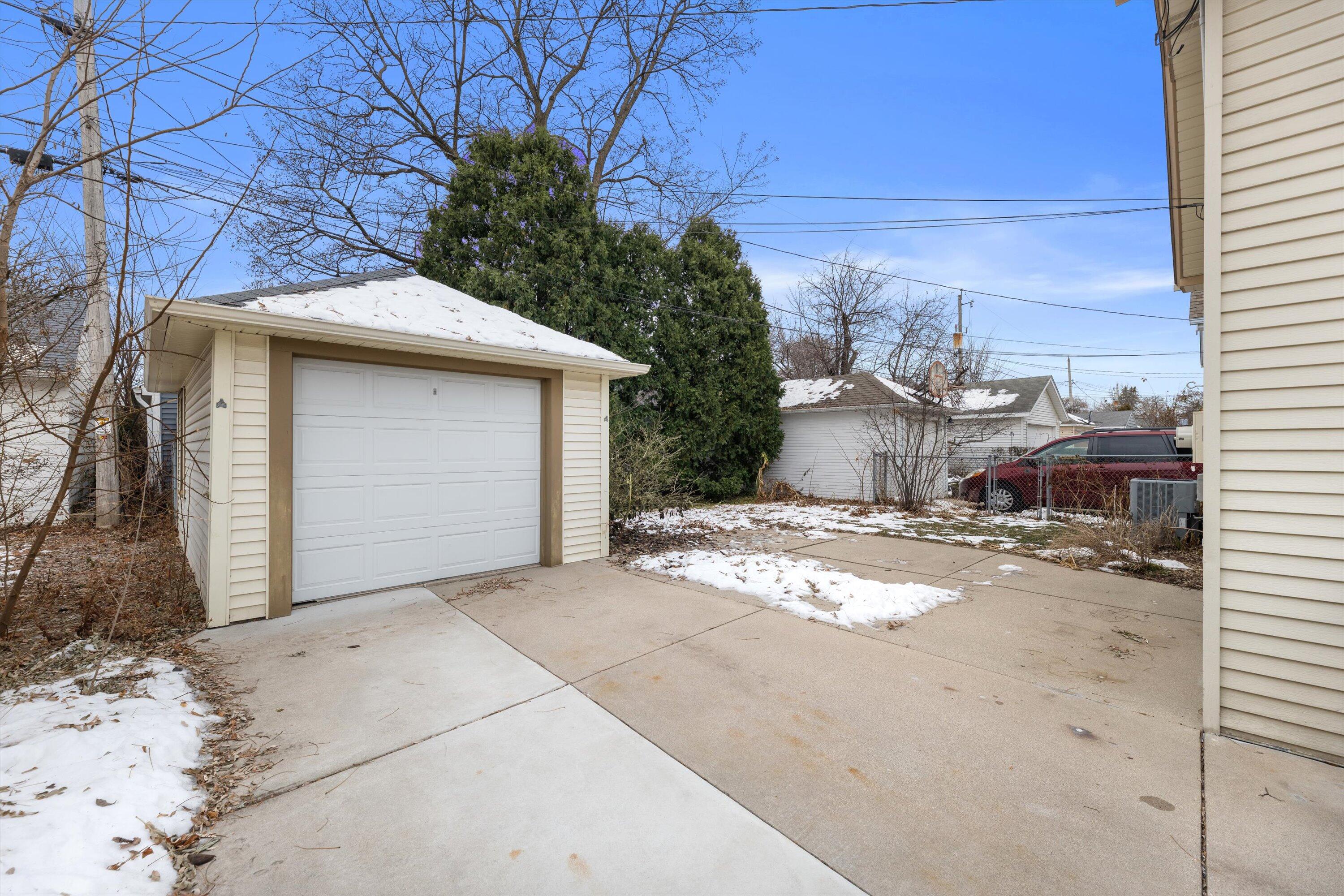 2507 N 70th St
