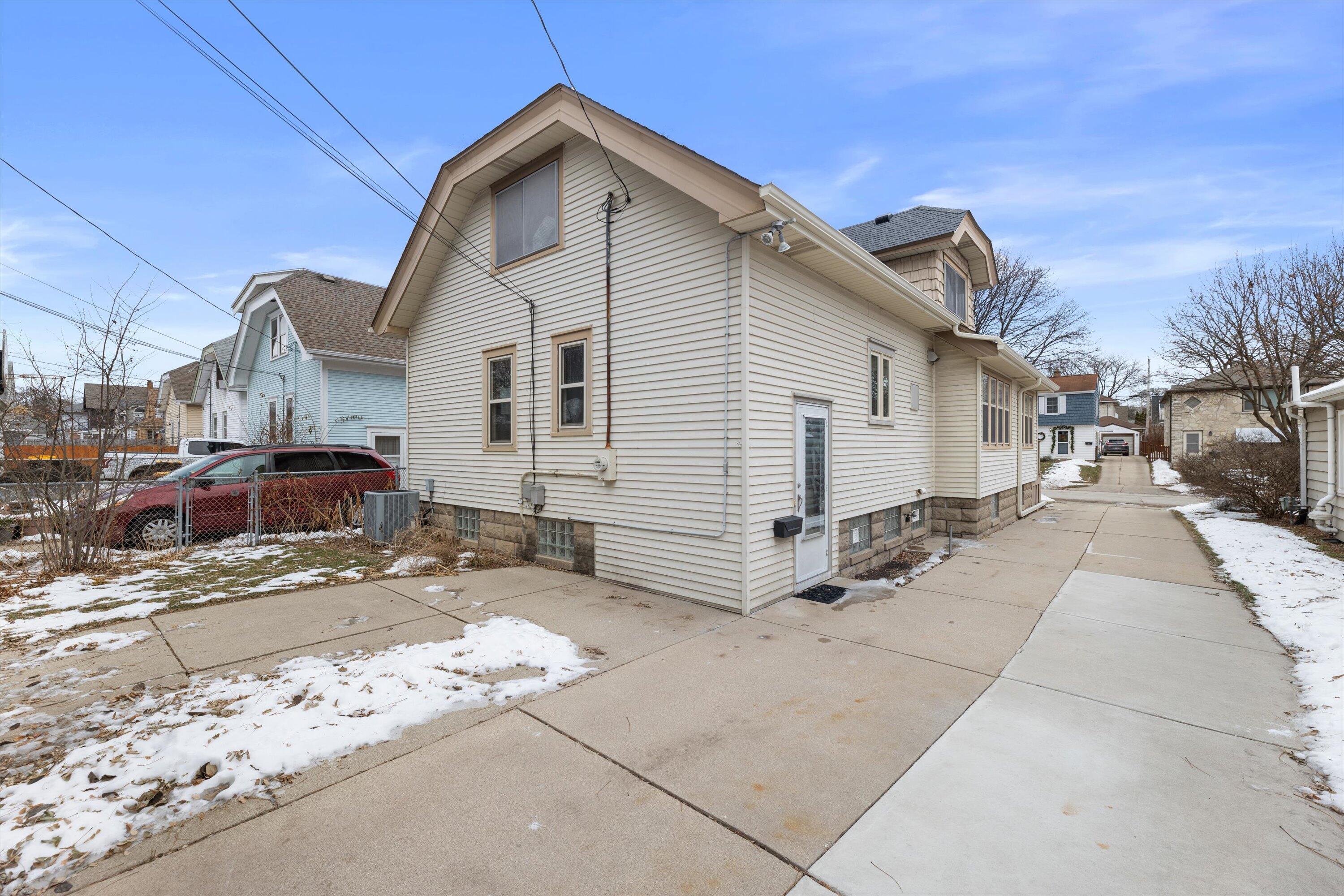 2507 N 70th St