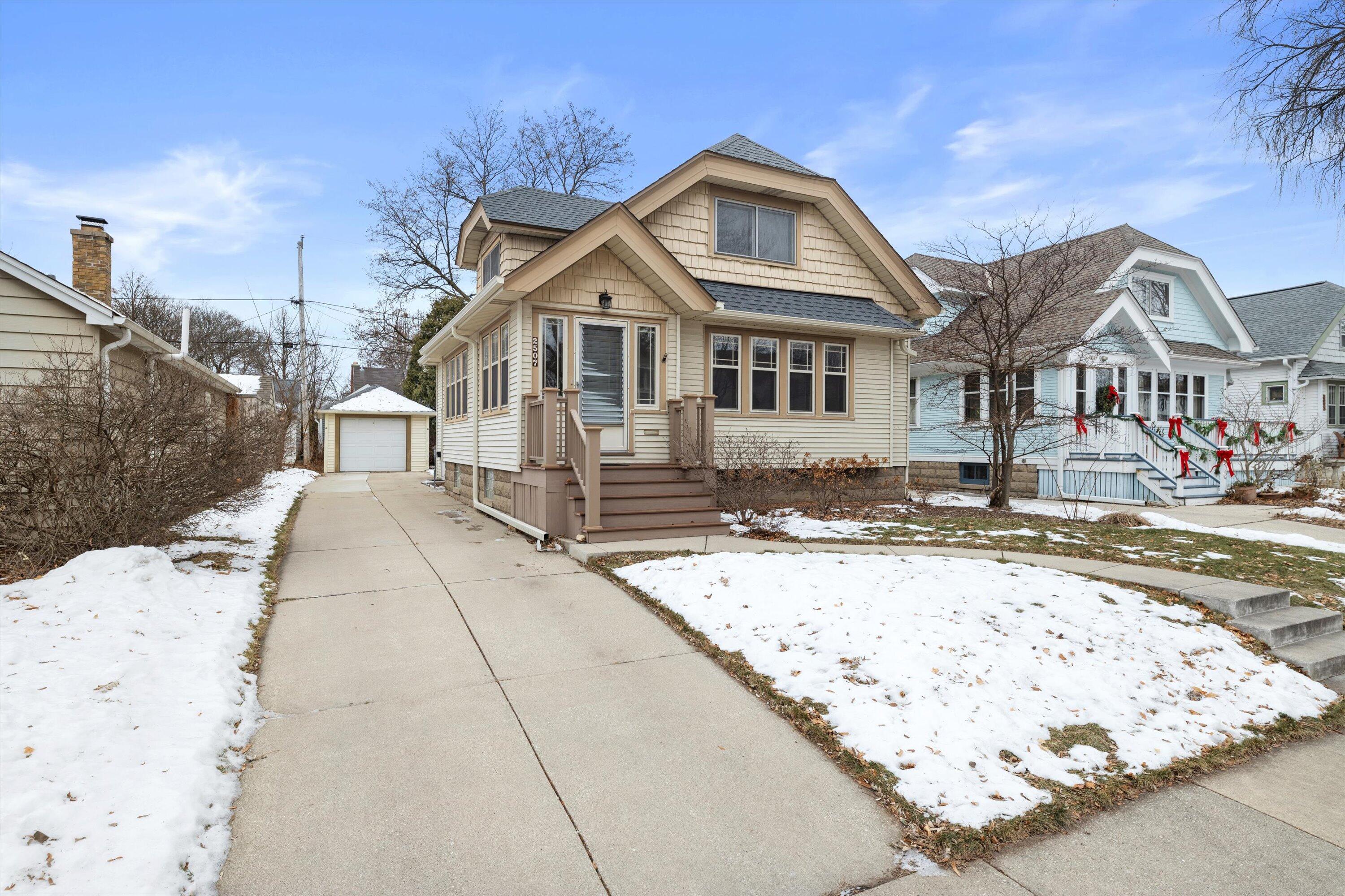 2507 N 70th St