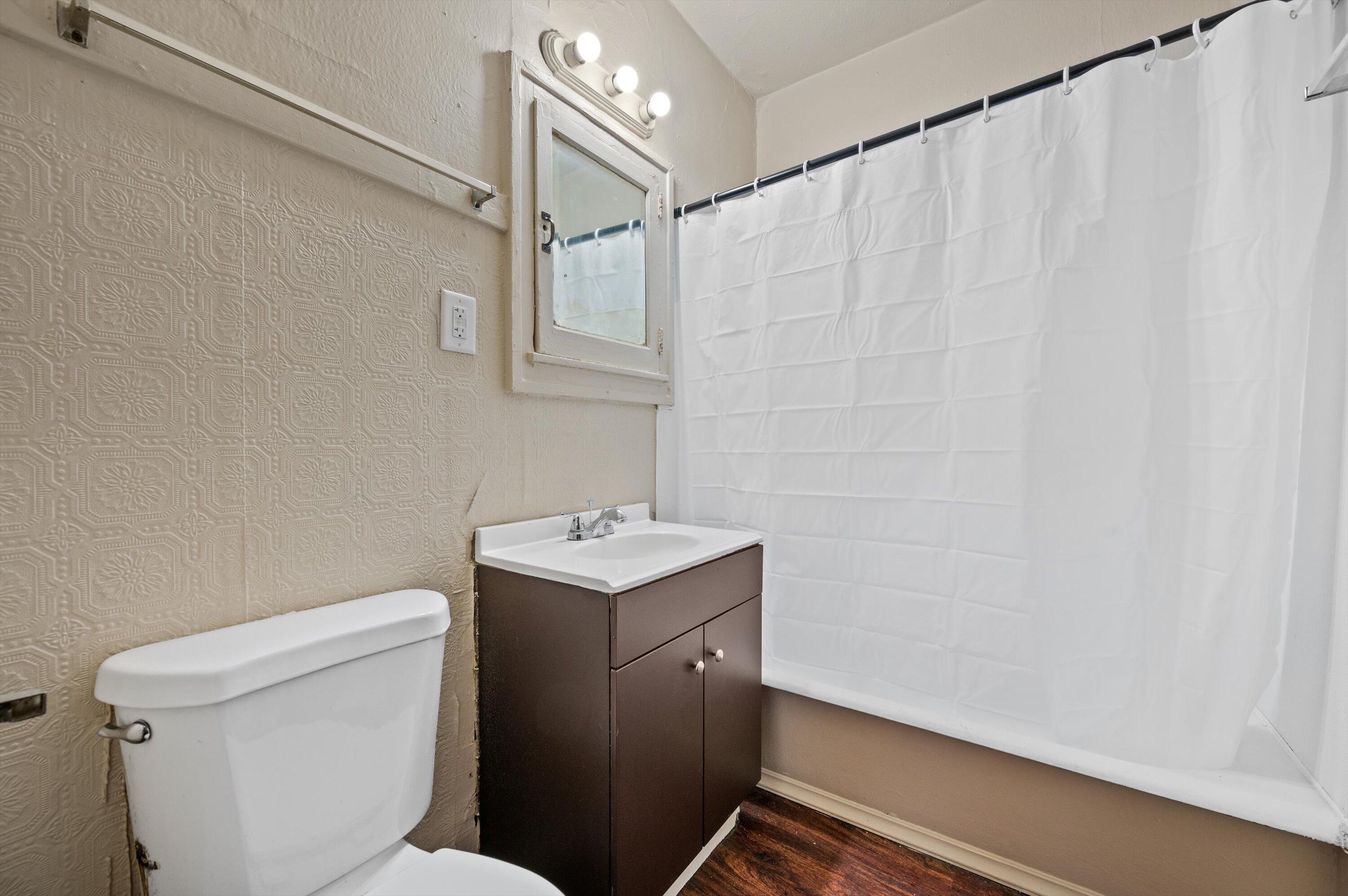 2724 N Palmer St Unit: 2724A