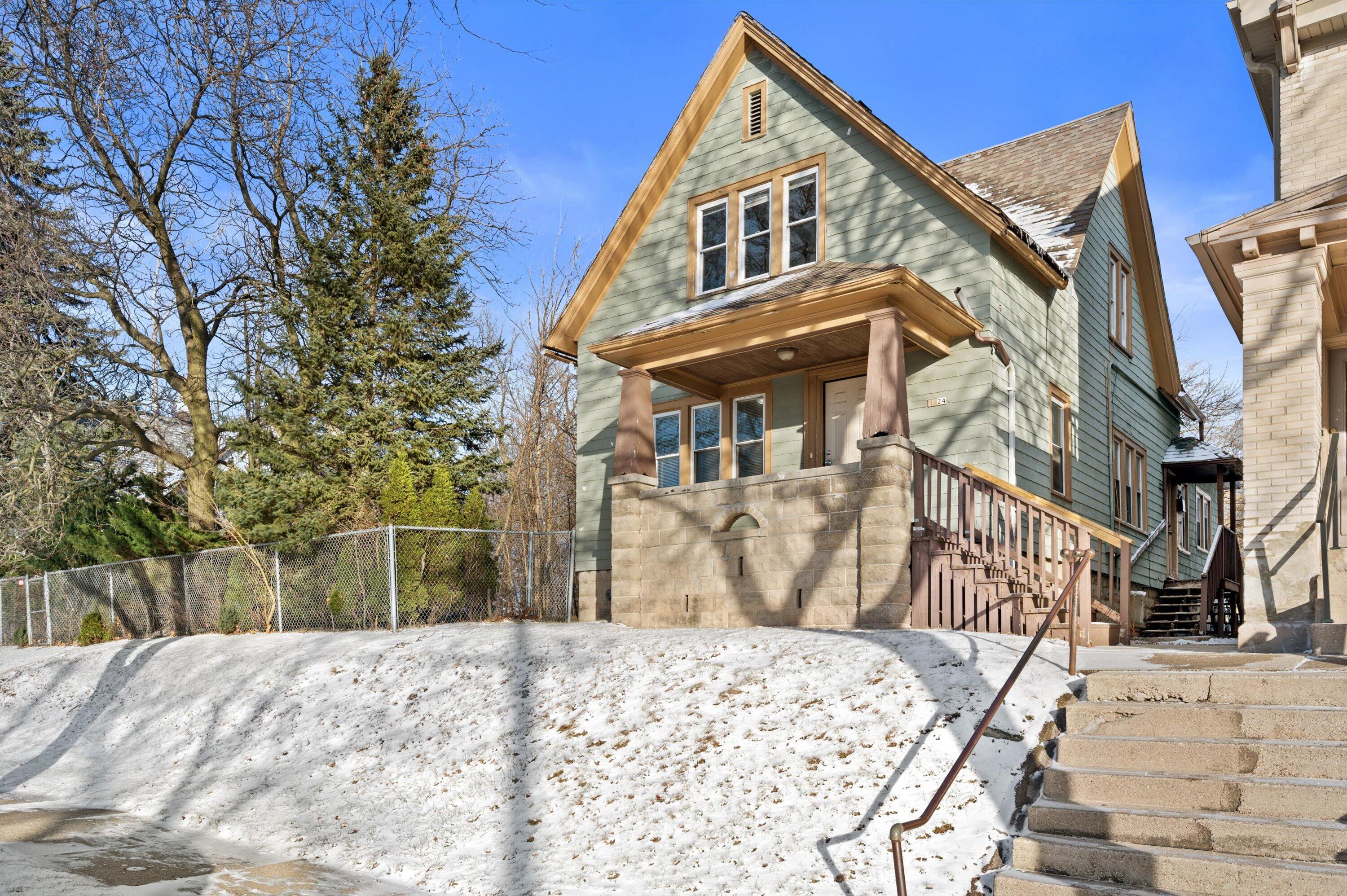 2724 N Palmer St Unit: 2724A
