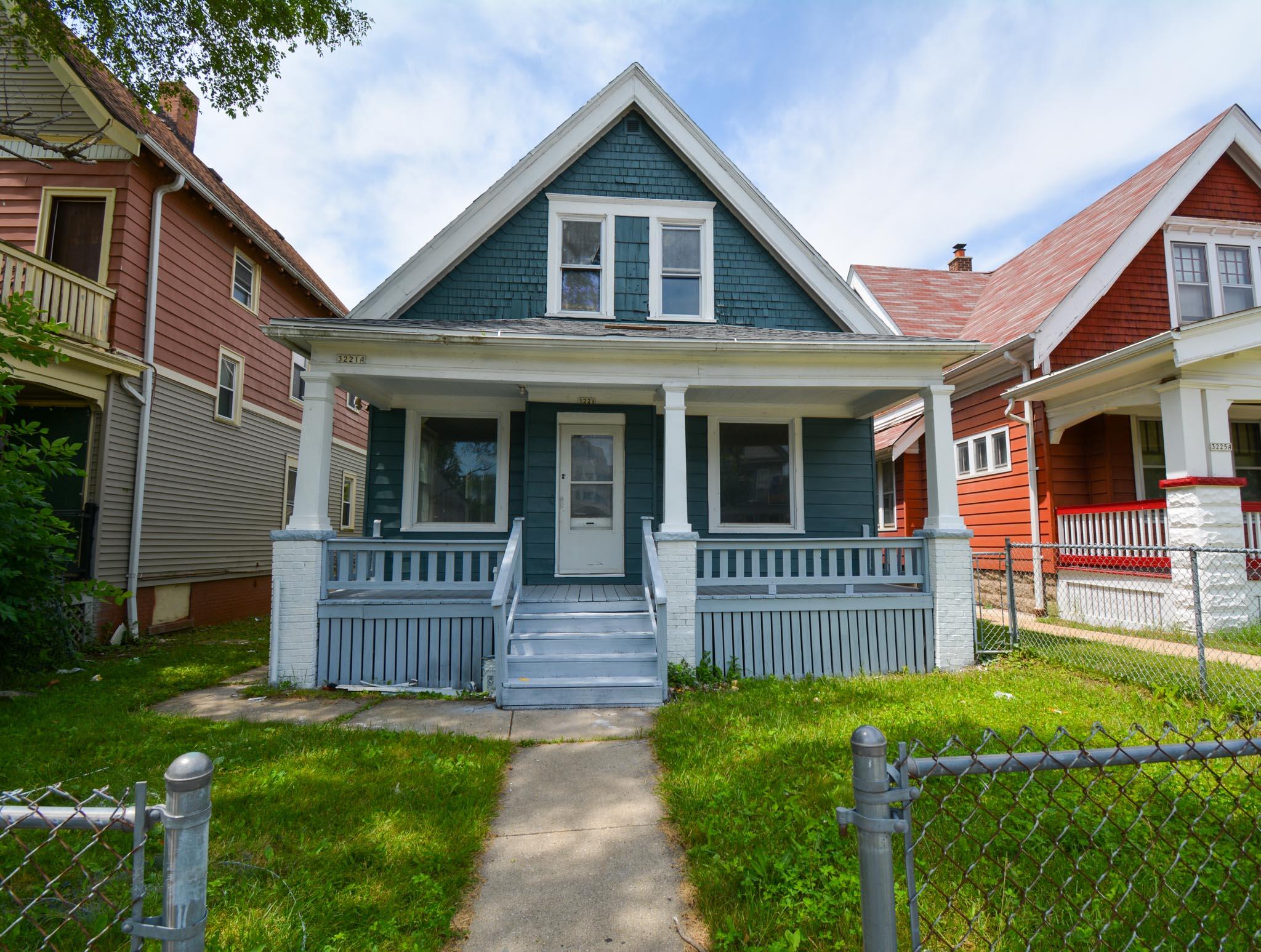 3221 N 29th St