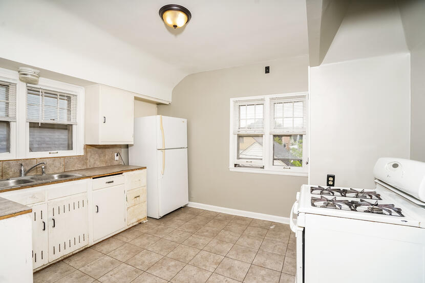 3013 N 60th St Unit: 3015