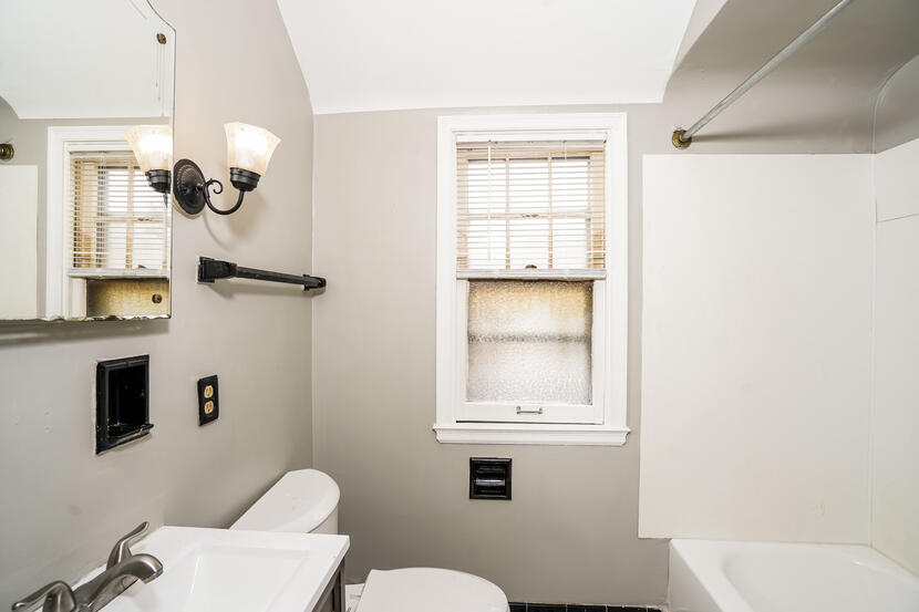 3013 N 60th St Unit: 3015