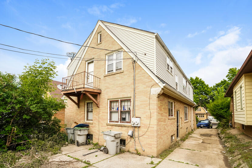 3013 N 60th St Unit: 3015