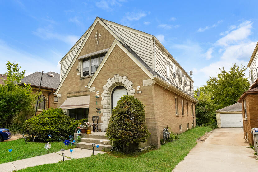 3013 N 60th St Unit: 3015