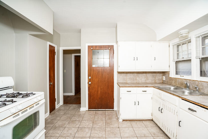 3013 N 60th St Unit: 3015