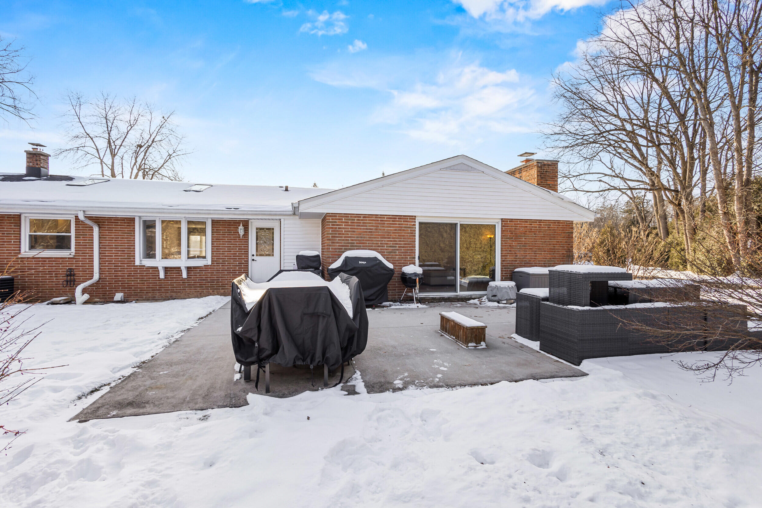 7864 N Green Bay Rd