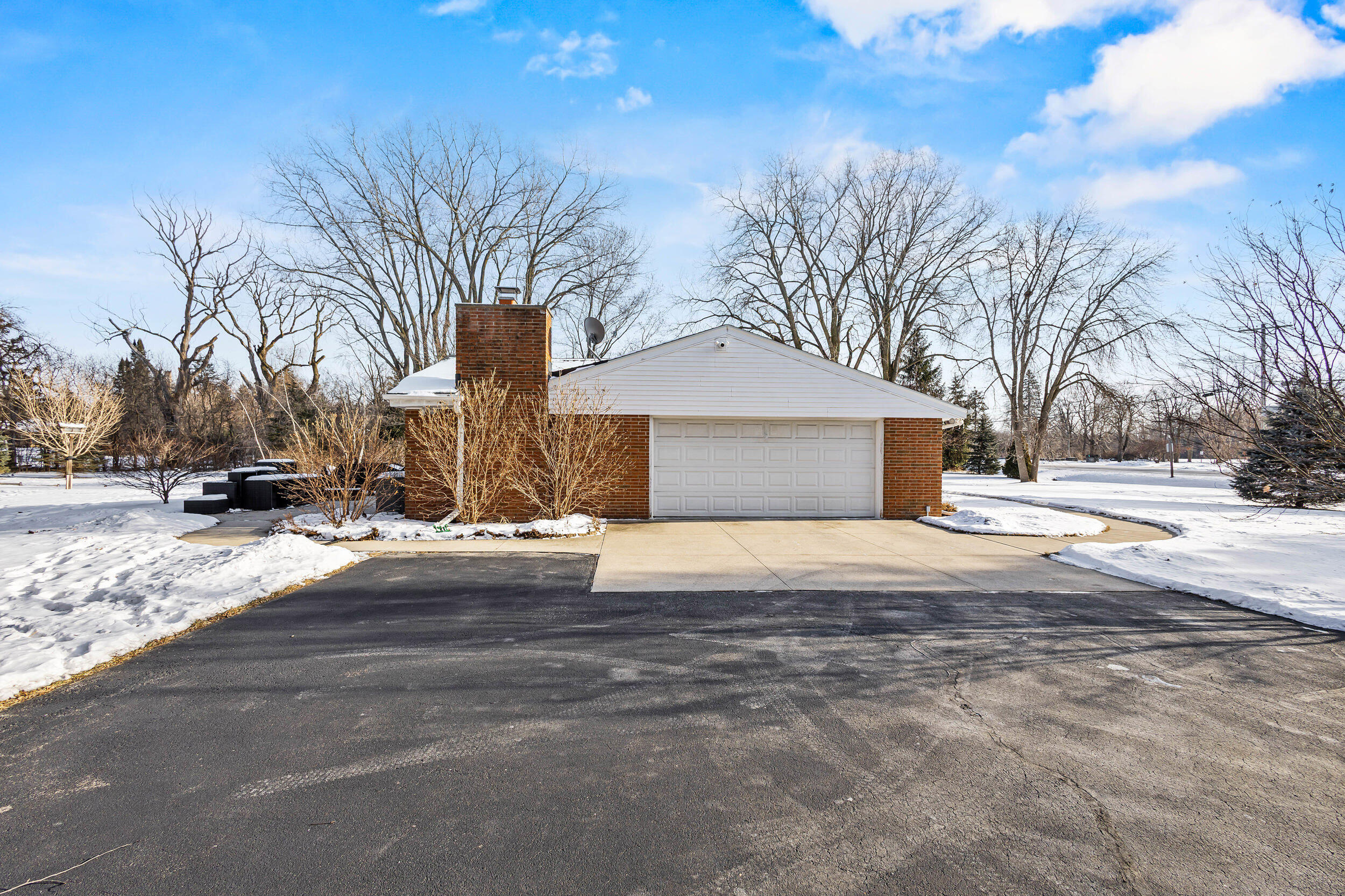 7864 N Green Bay Rd