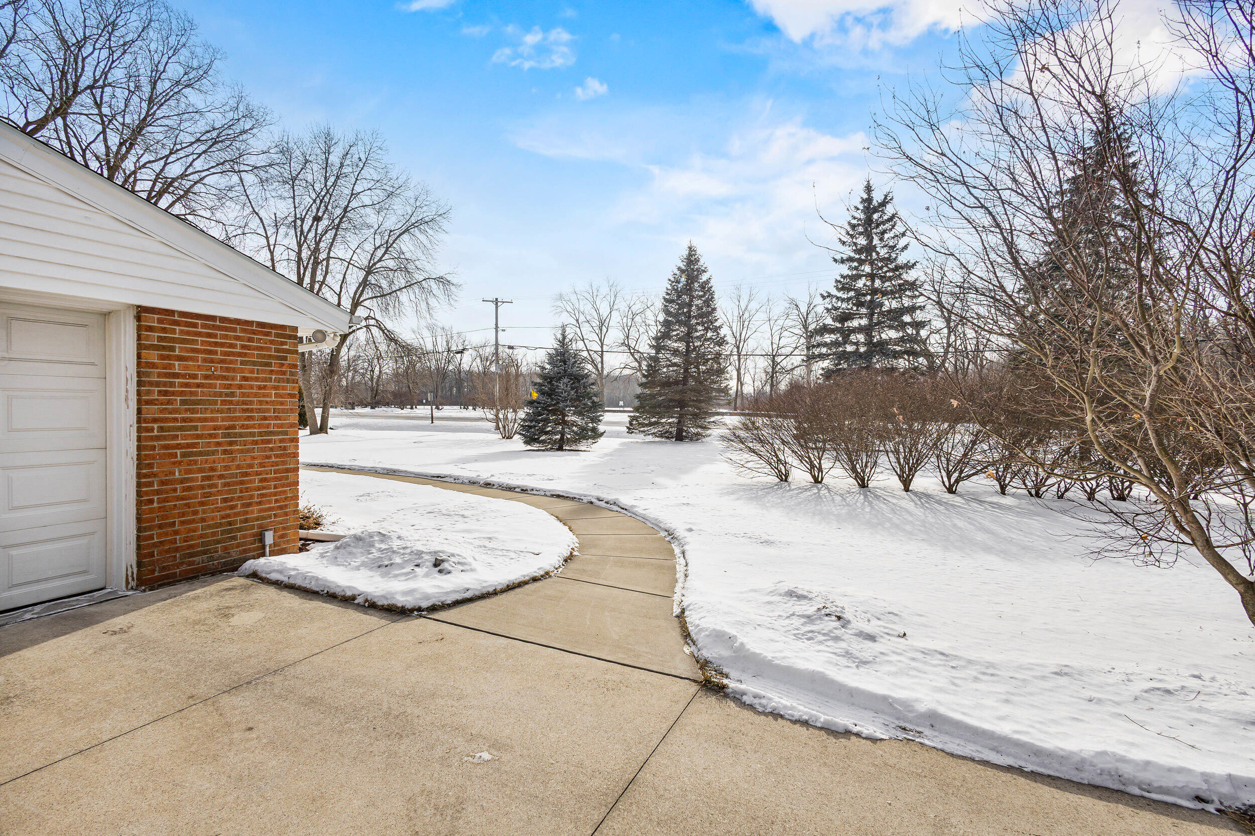 7864 N Green Bay Rd