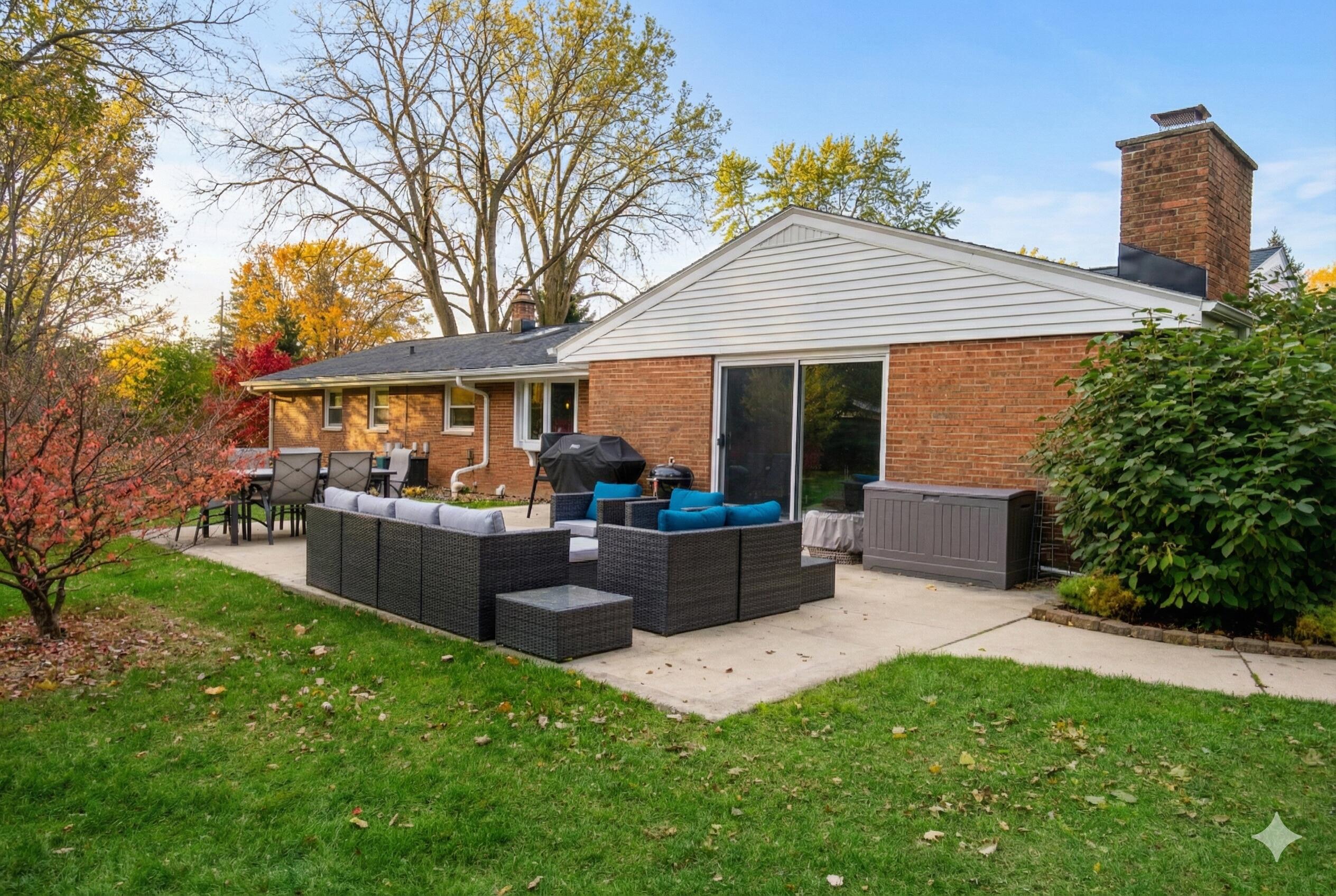 7864 N Green Bay Rd