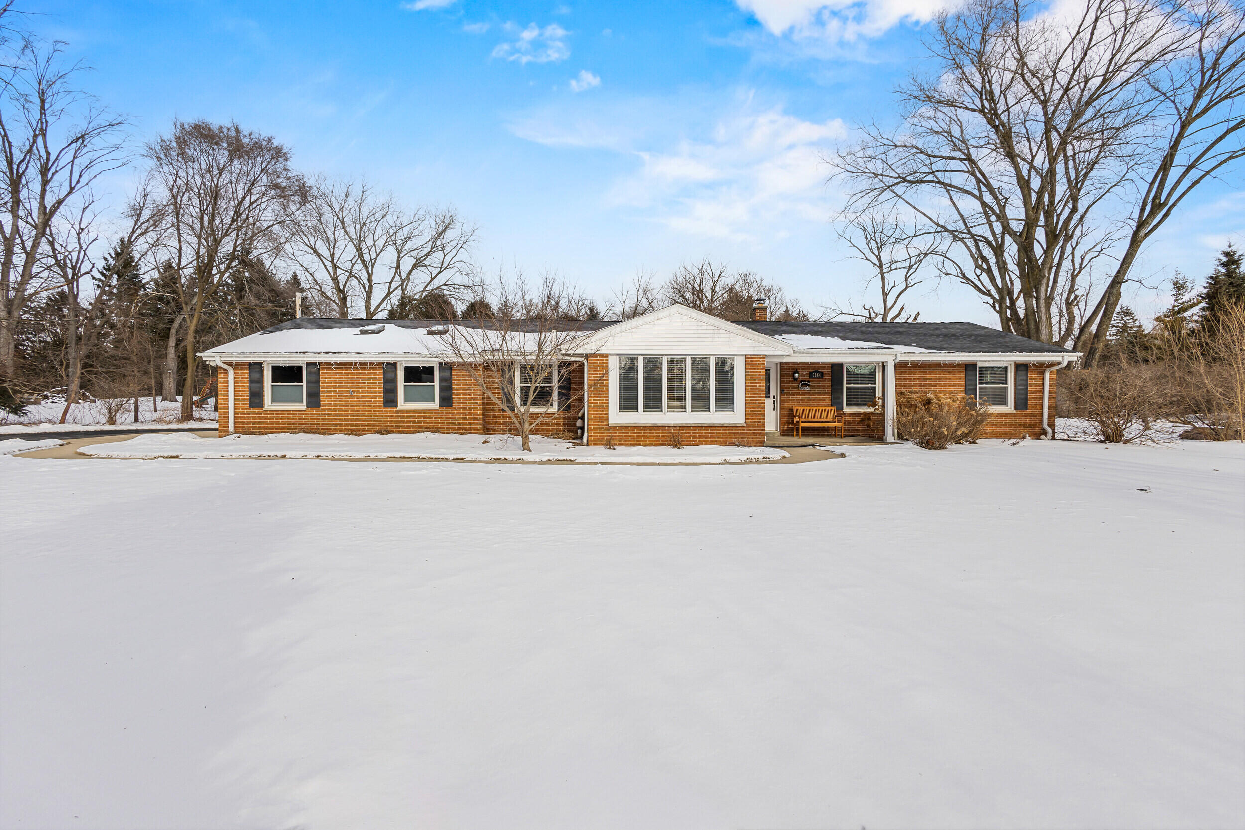 7864 N Green Bay Rd