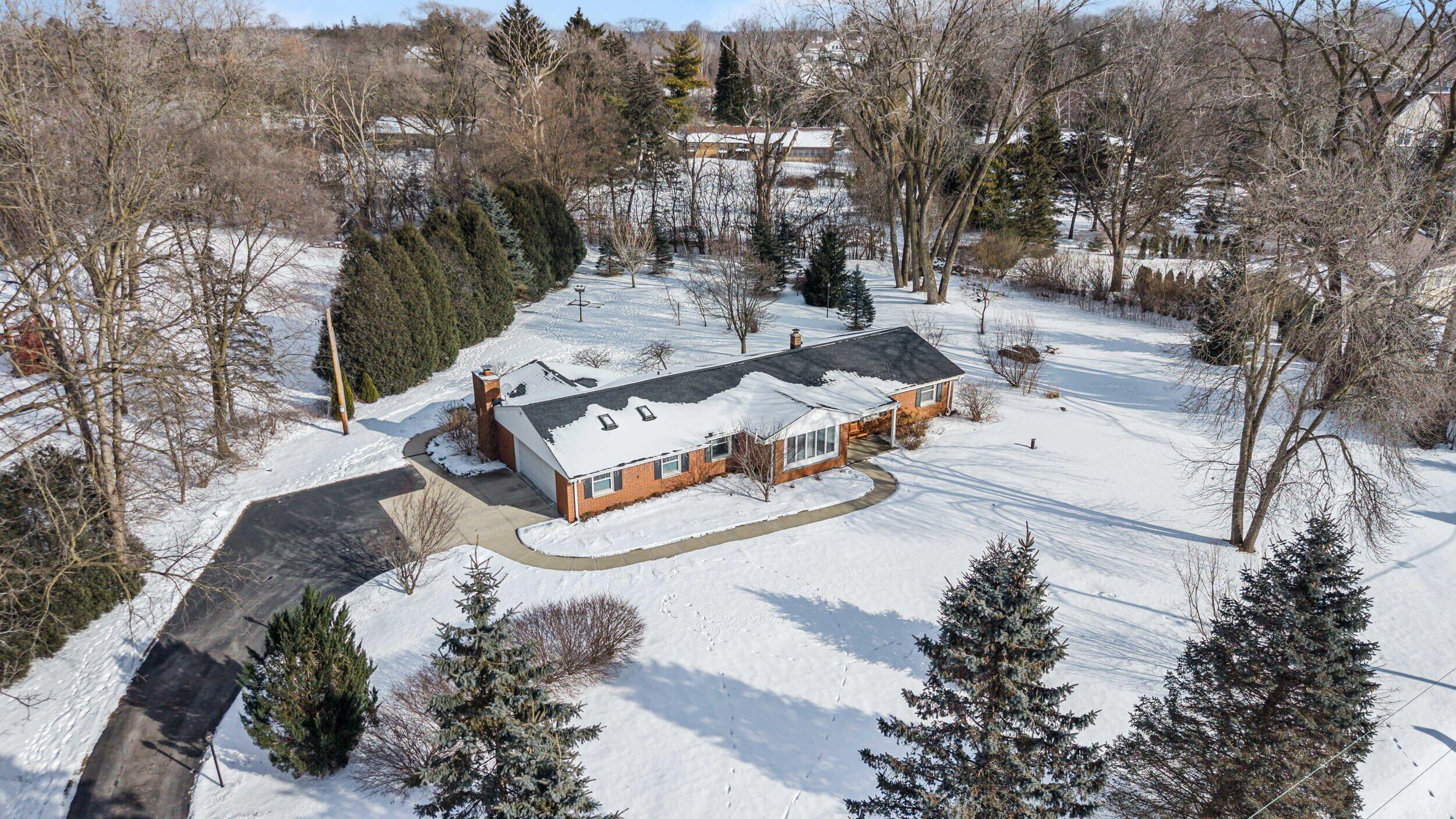 7864 N Green Bay Rd
