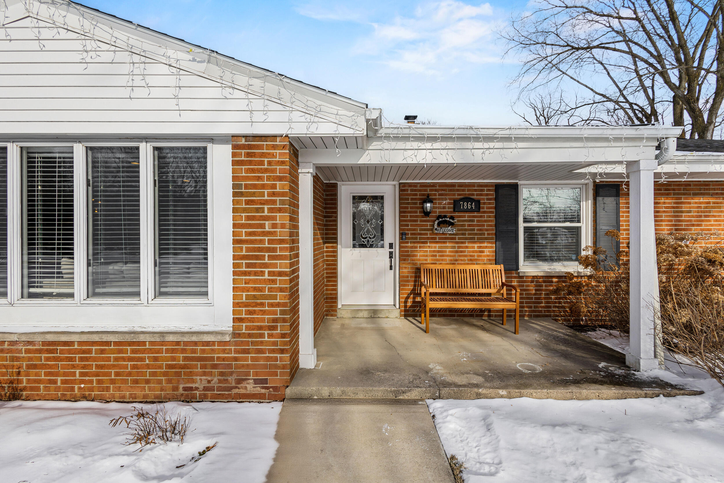 7864 N Green Bay Rd