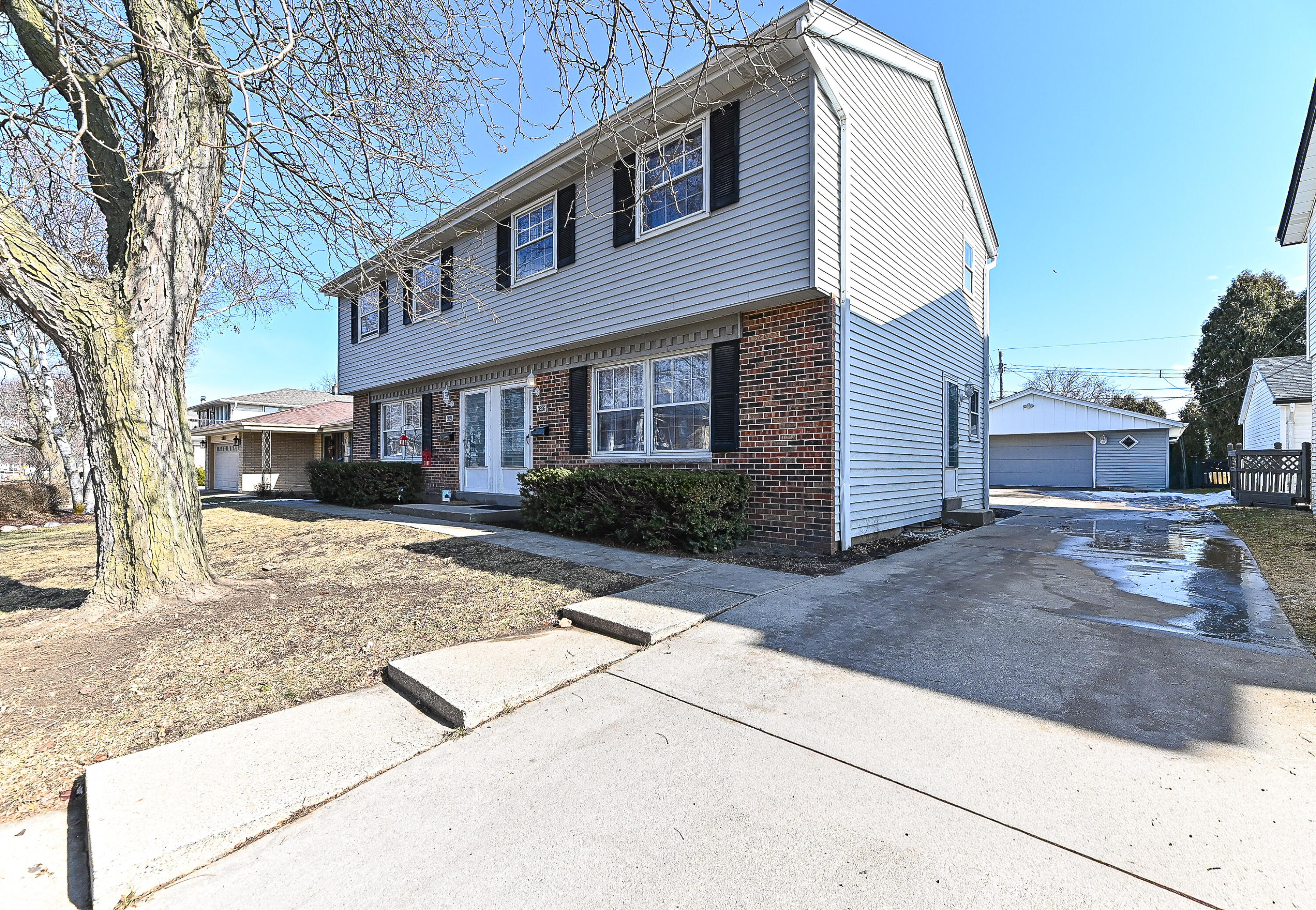3824 S 75th St Unit: 3826