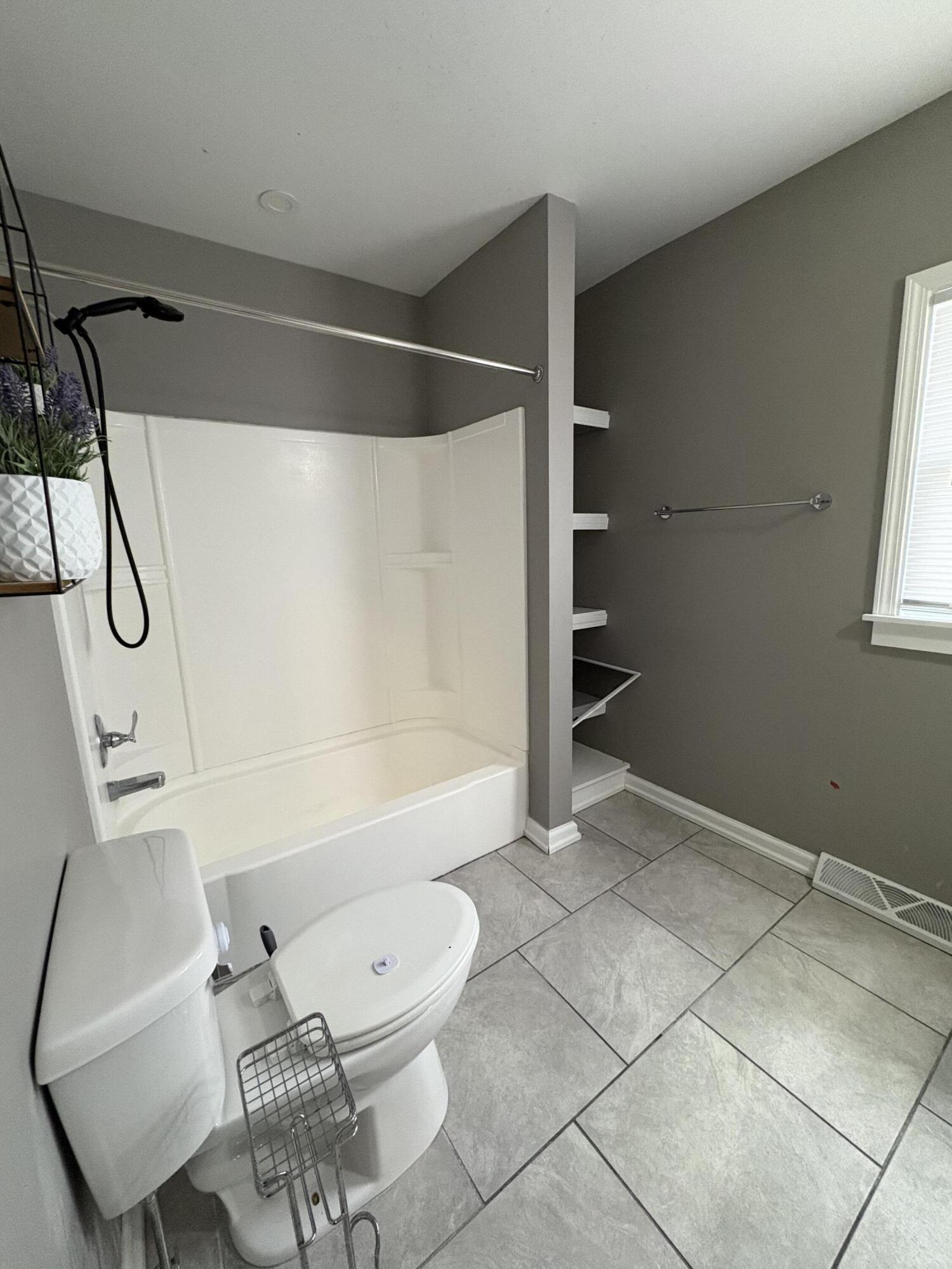 233 Frank Ave