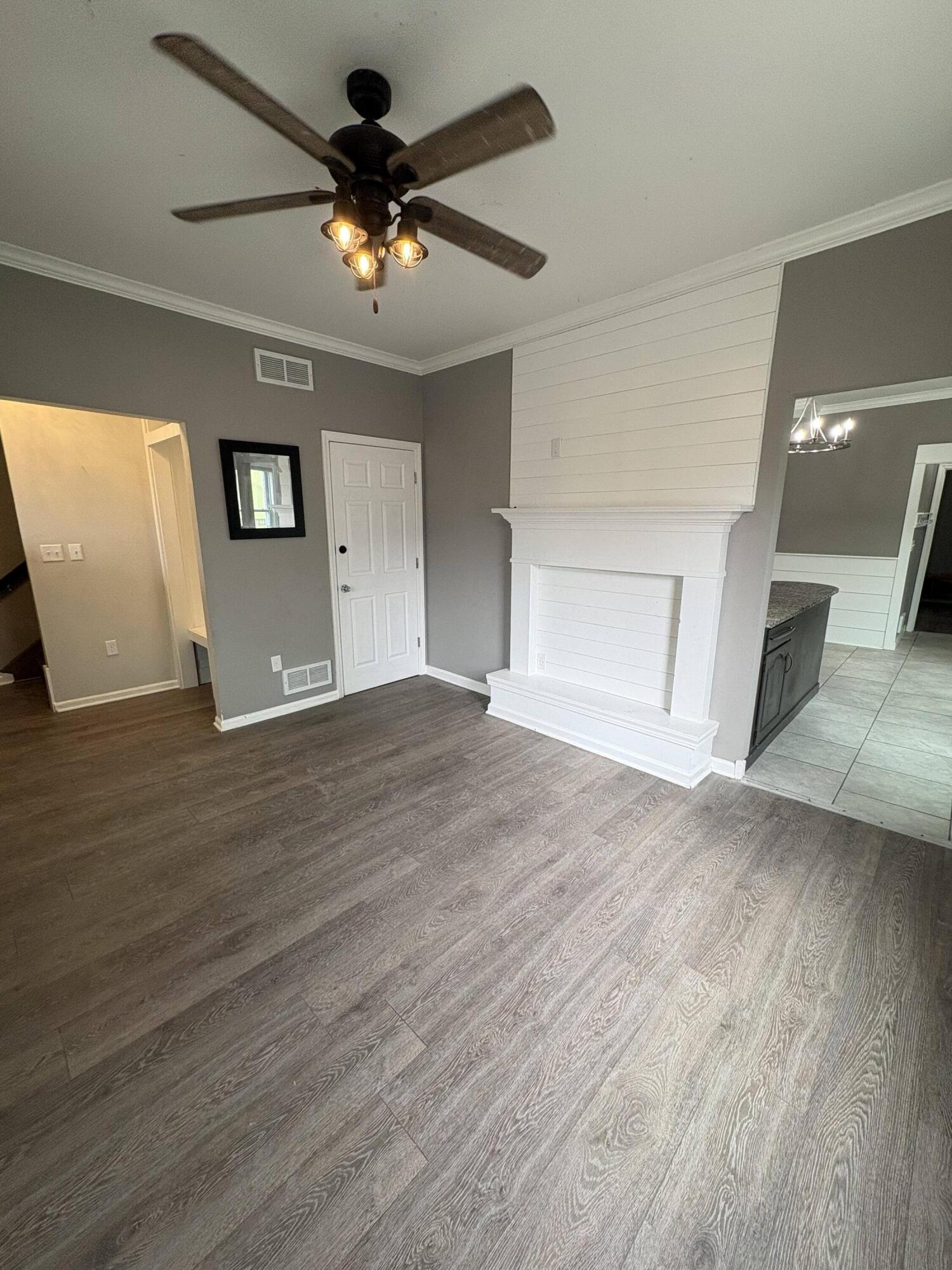 233 Frank Ave
