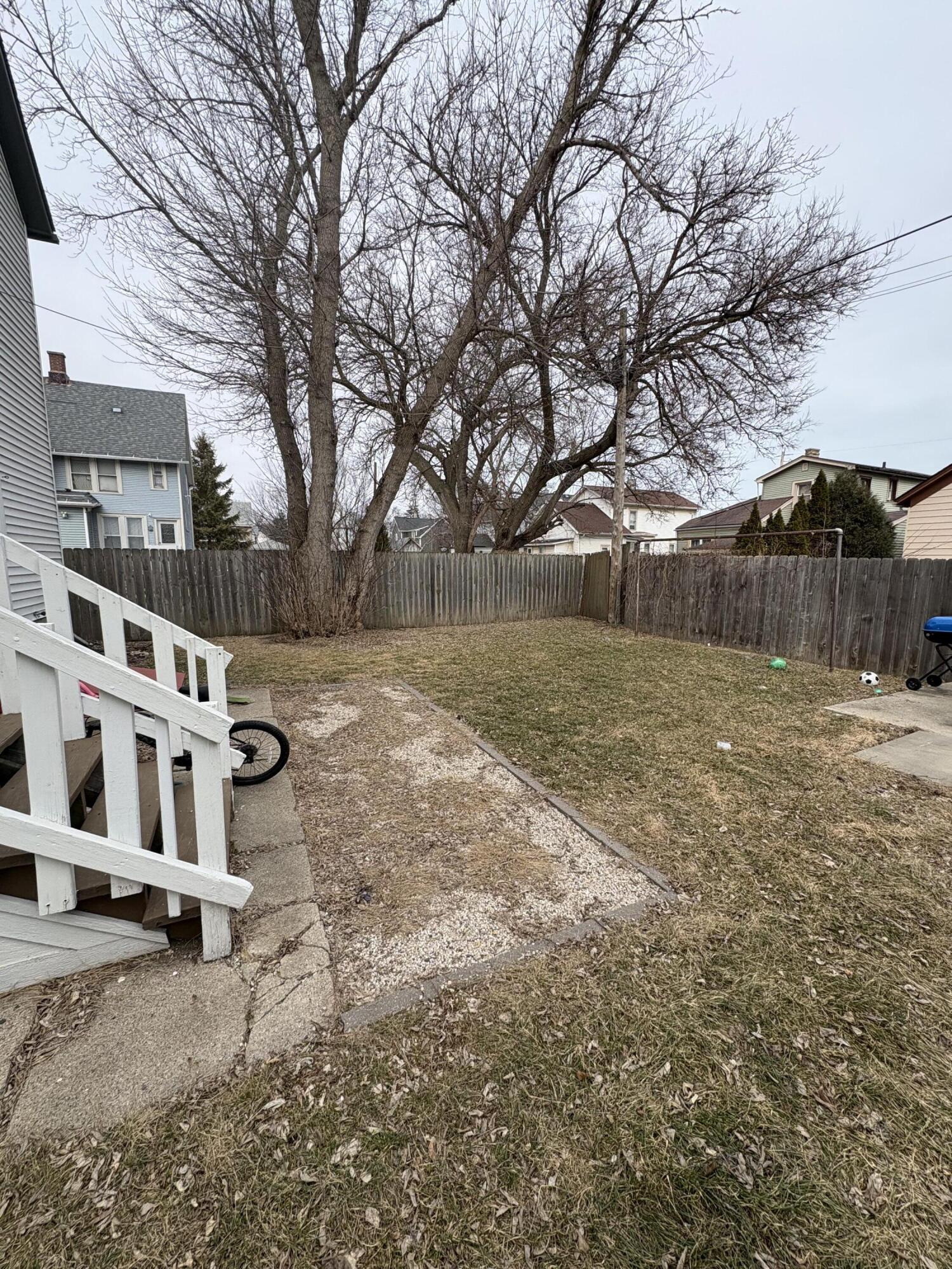 233 Frank Ave