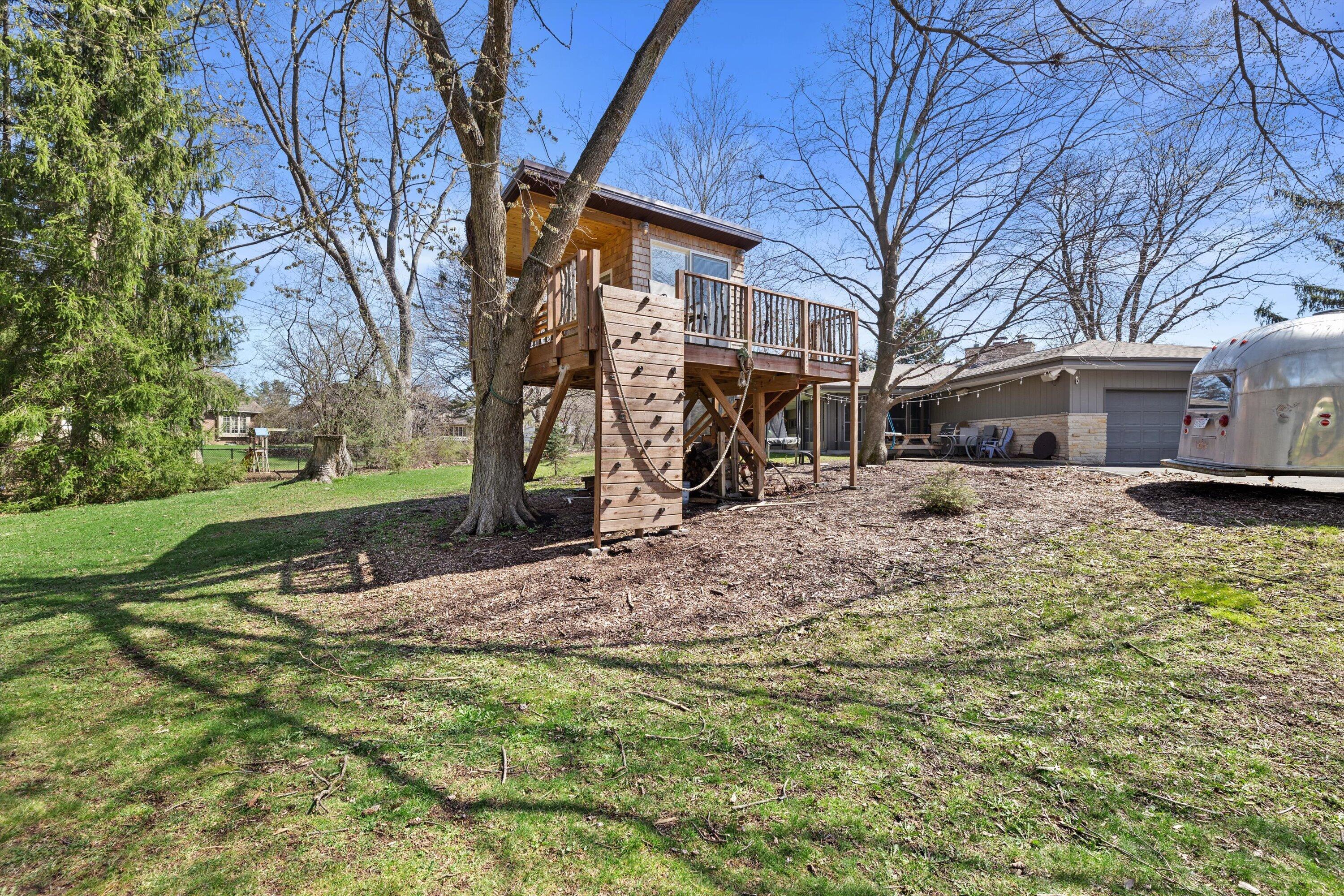9432 W Garden Ct