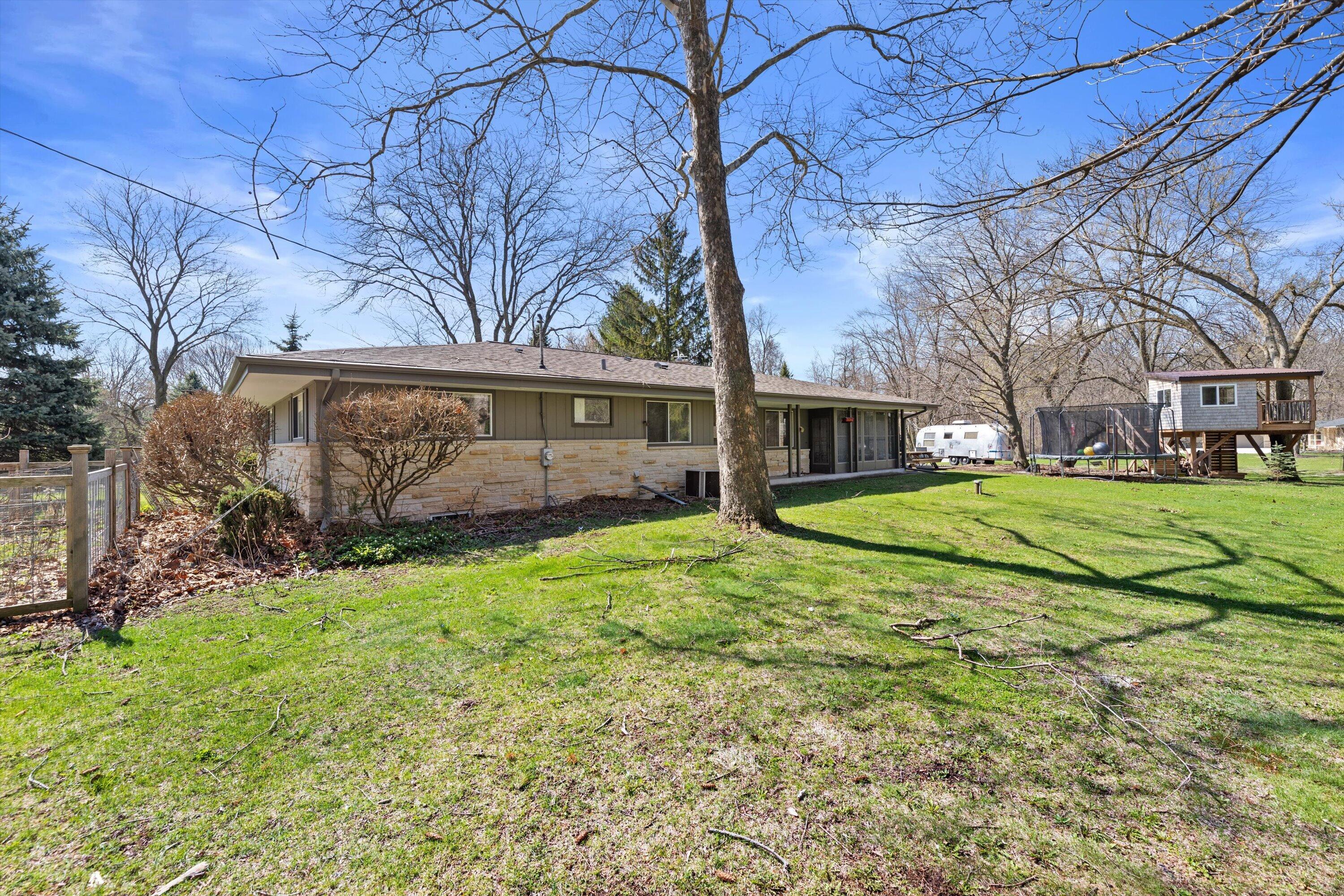 9432 W Garden Ct