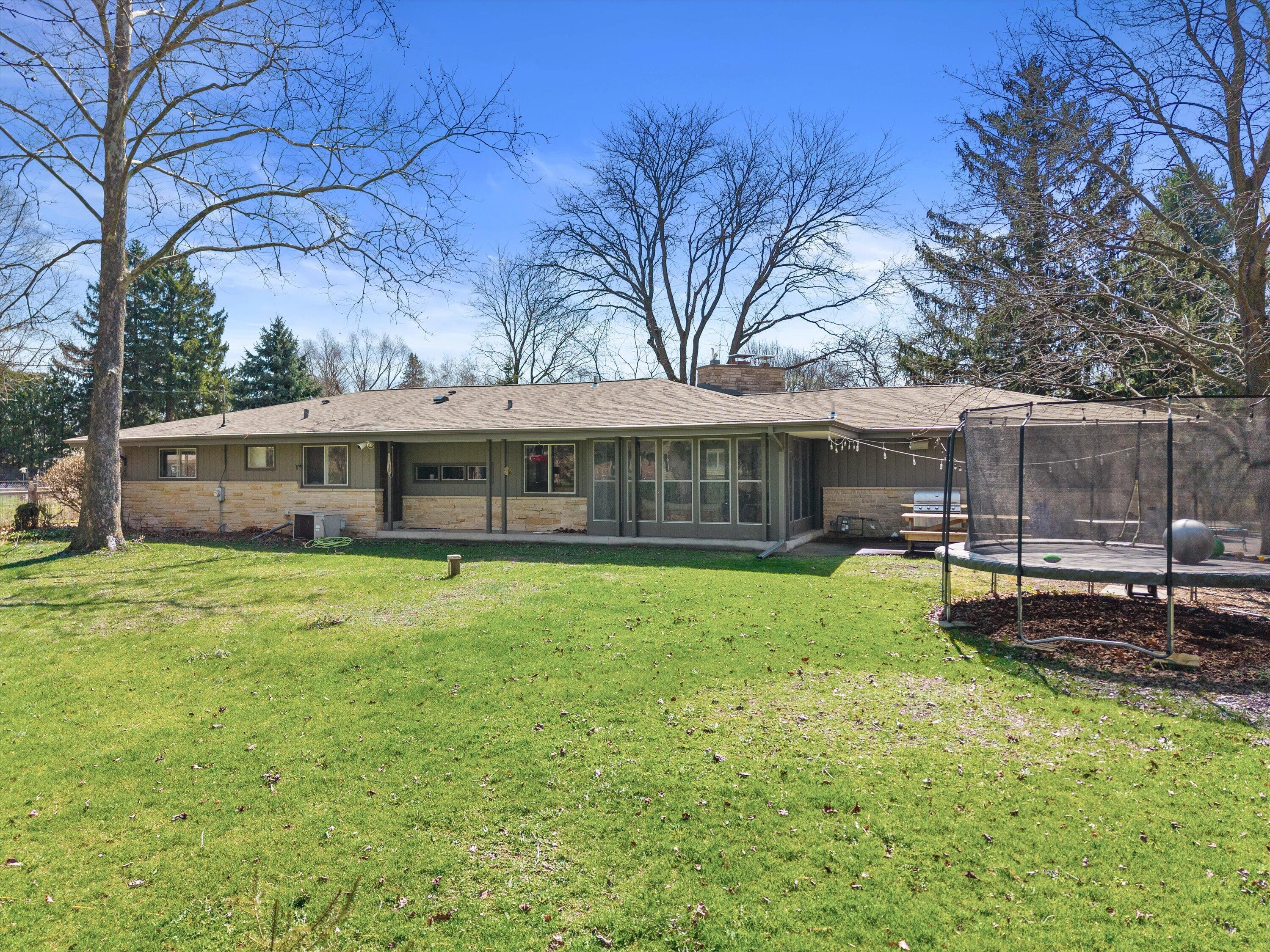 9432 W Garden Ct