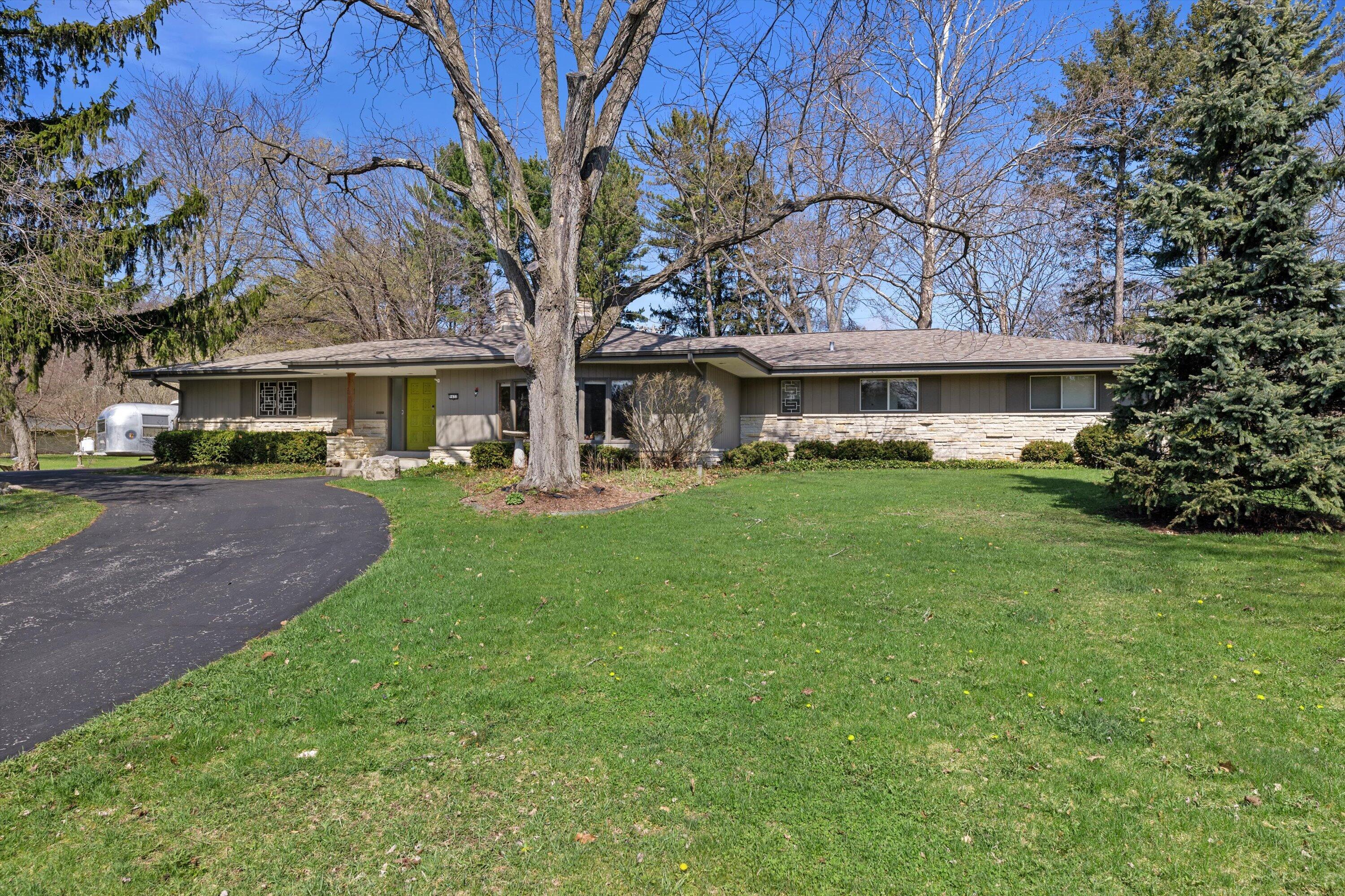 9432 W Garden Ct