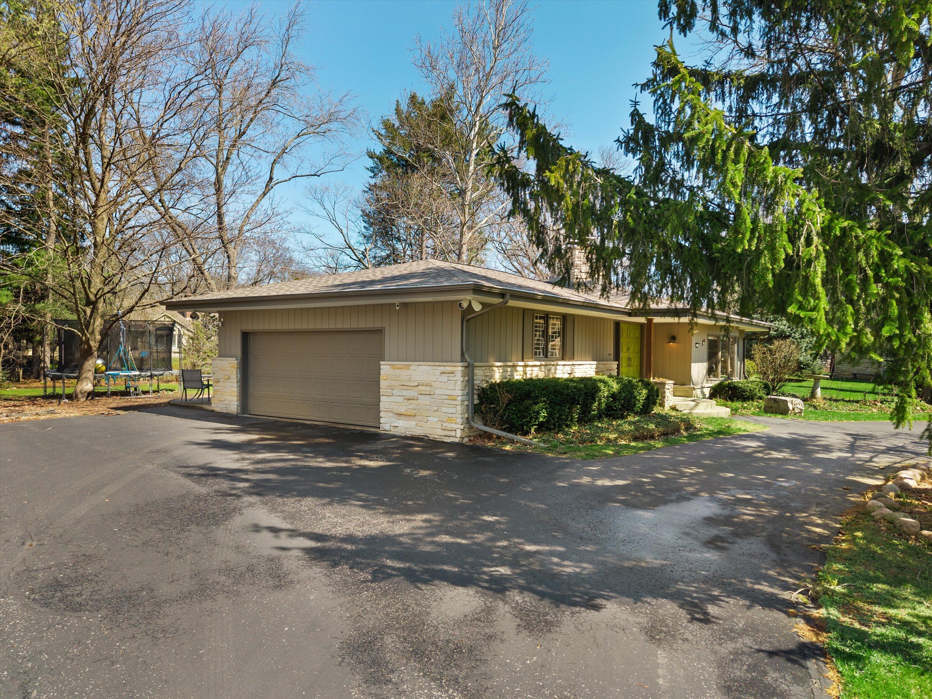 9432 W Garden Ct