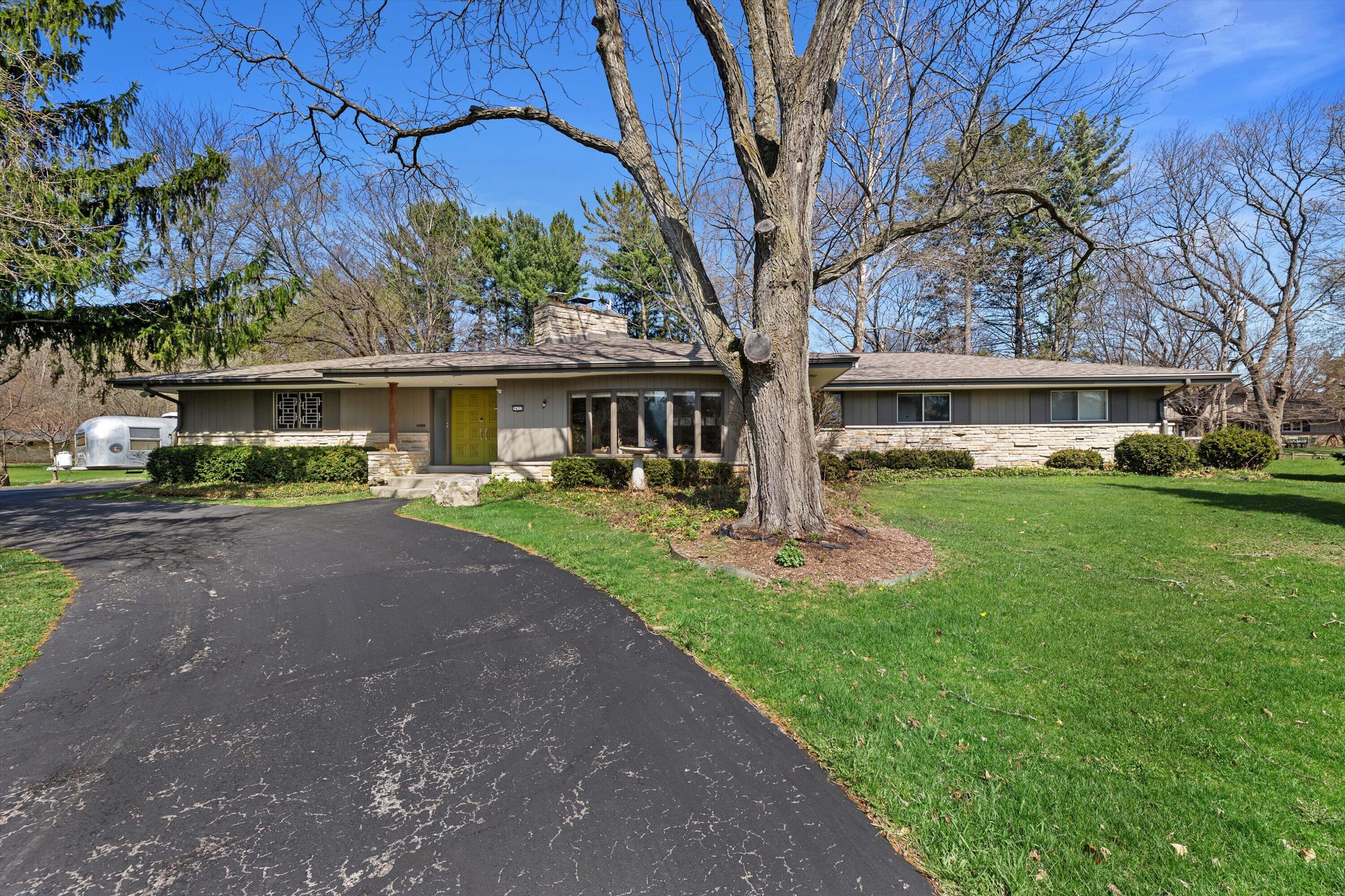9432 W Garden Ct