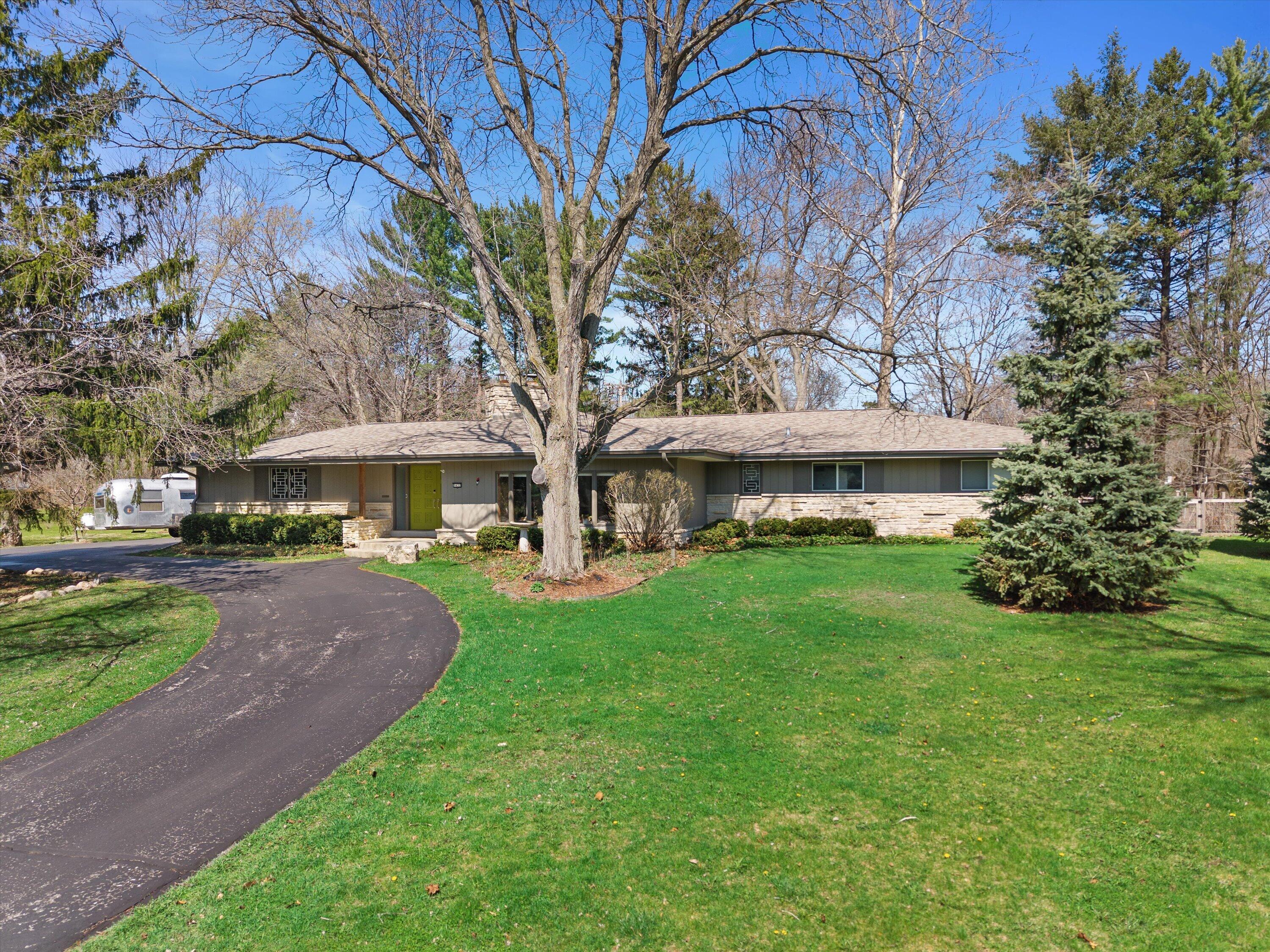 9432 W Garden Ct