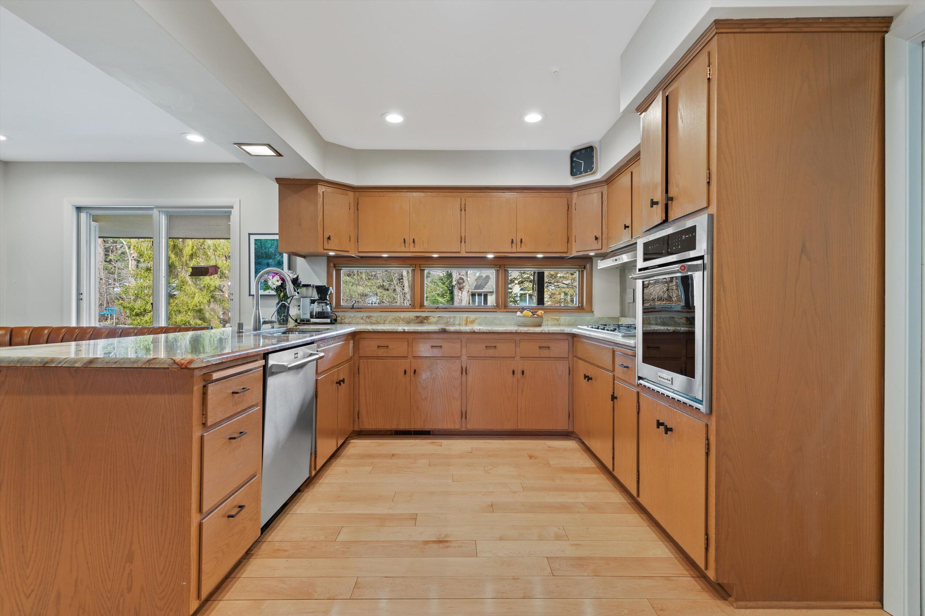 9432 W Garden Ct