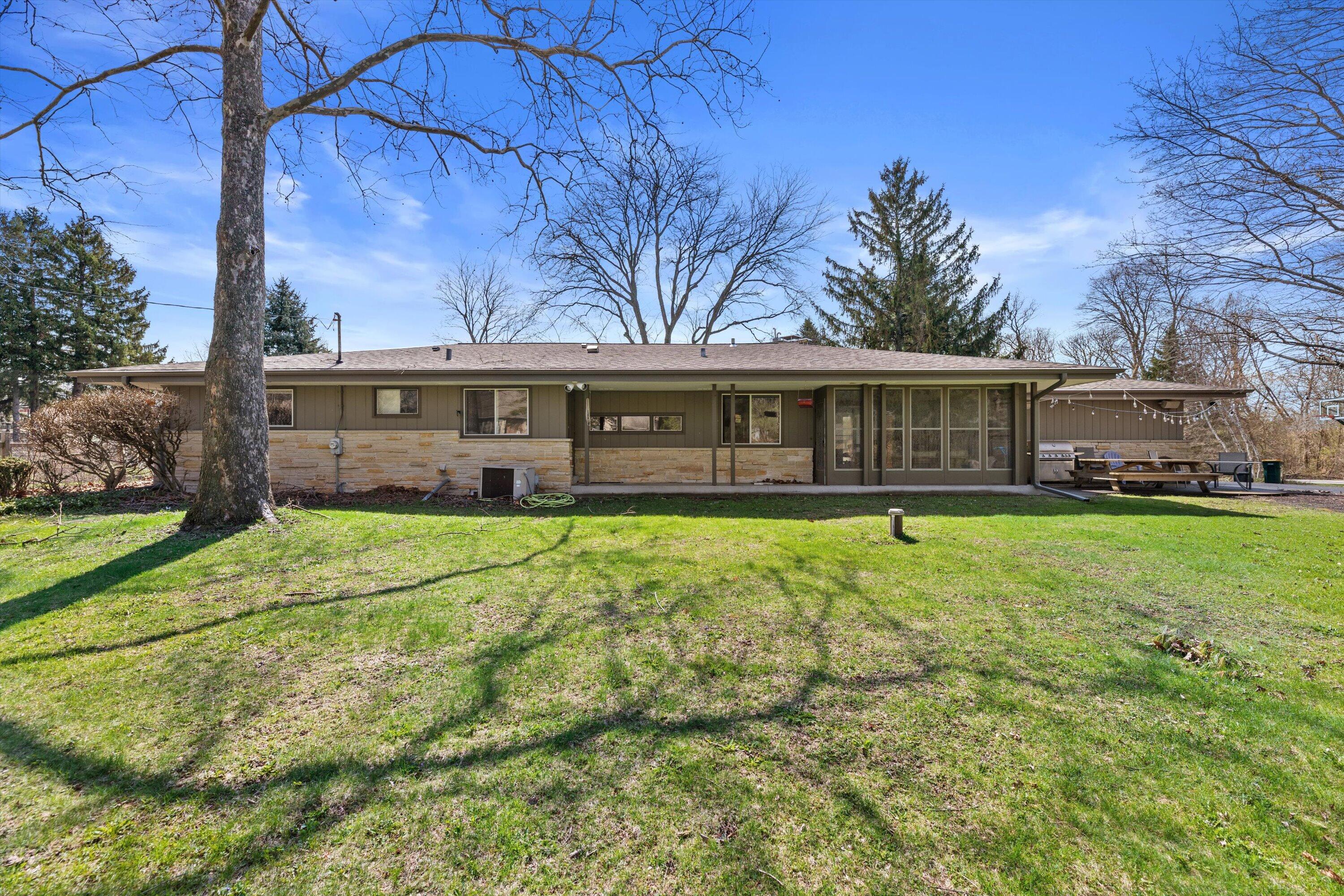 9432 W Garden Ct