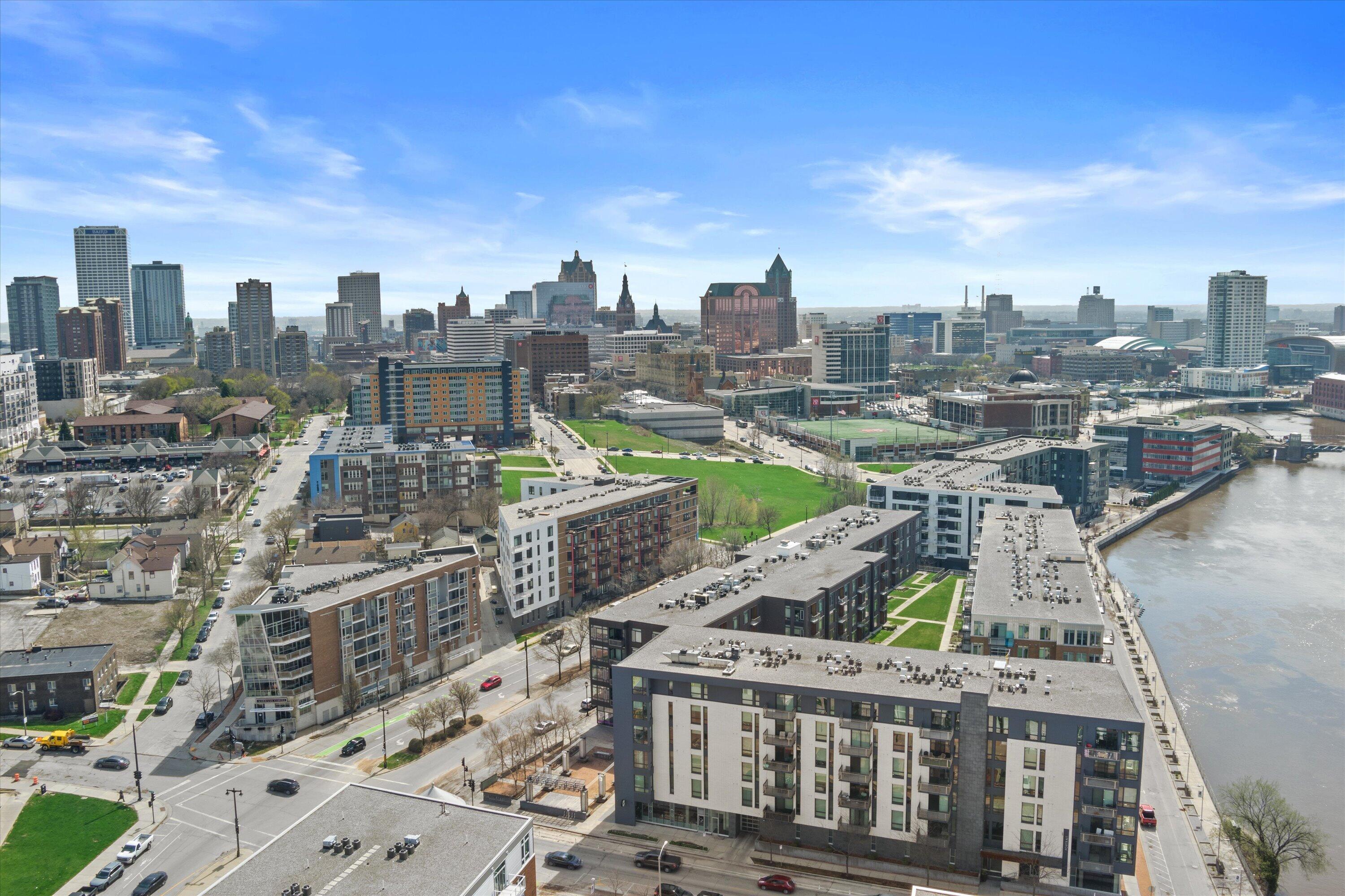 1541 N Jefferson St Unit: 405