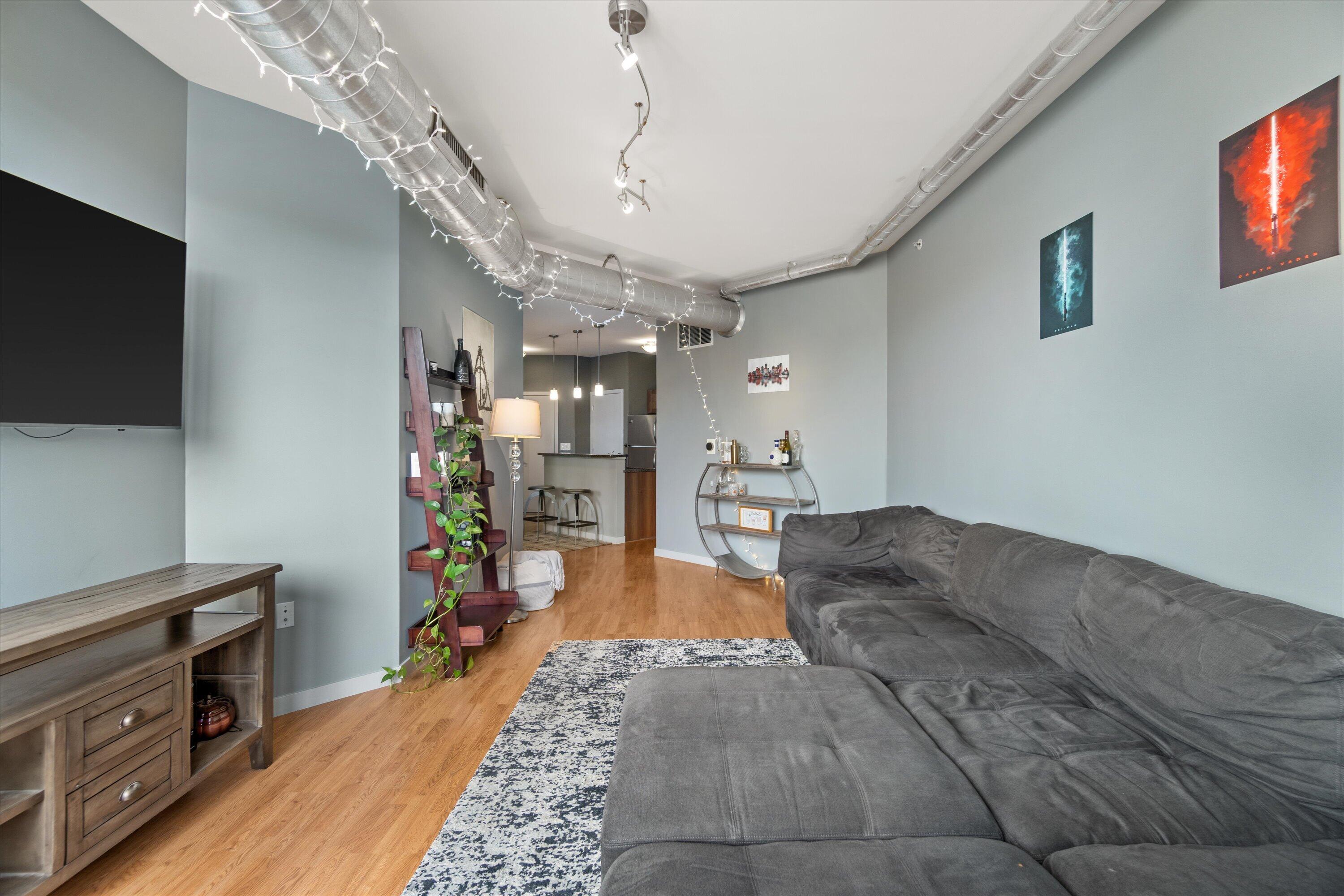 1541 N Jefferson St Unit: 405