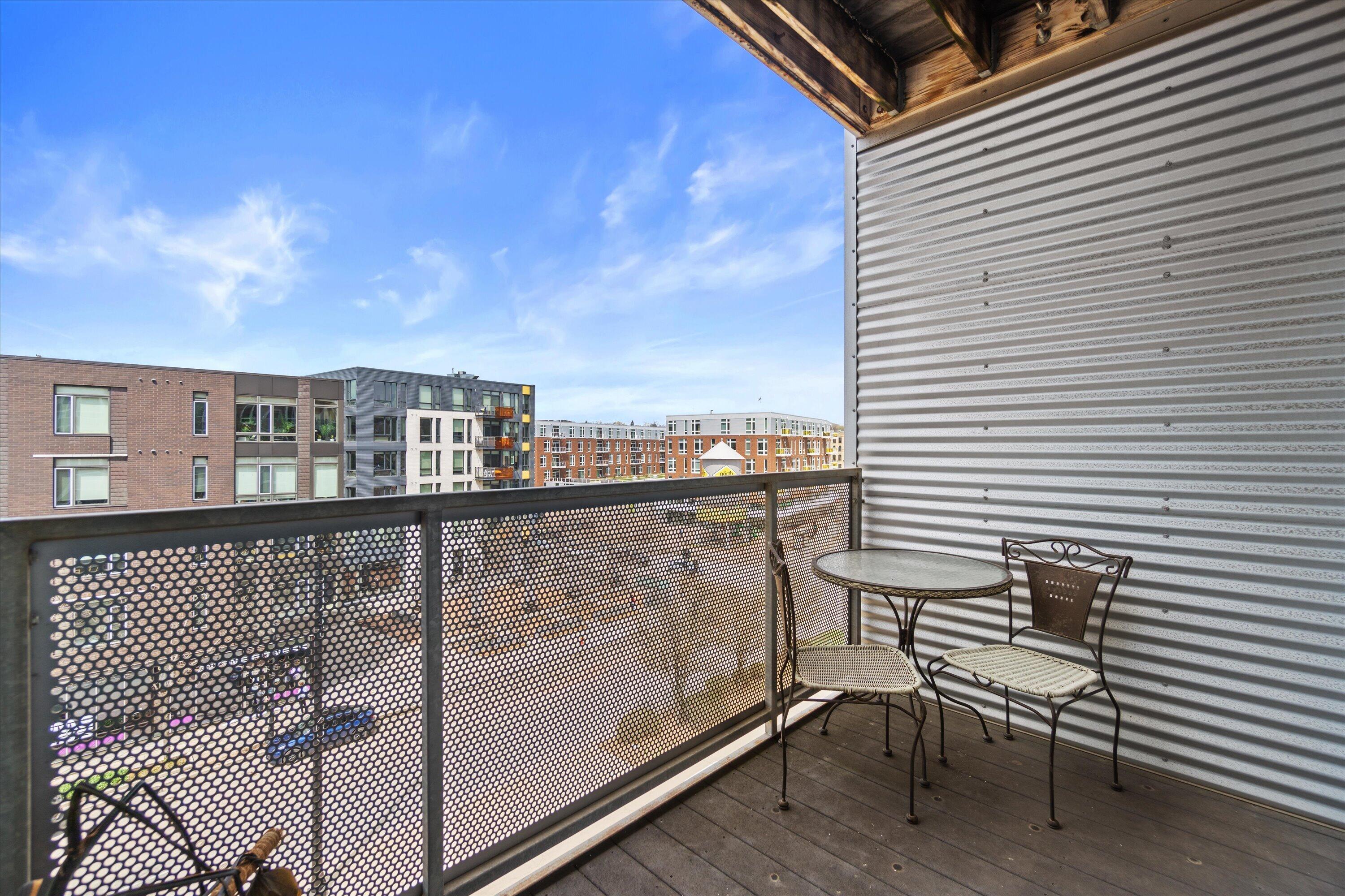 1541 N Jefferson St Unit: 405