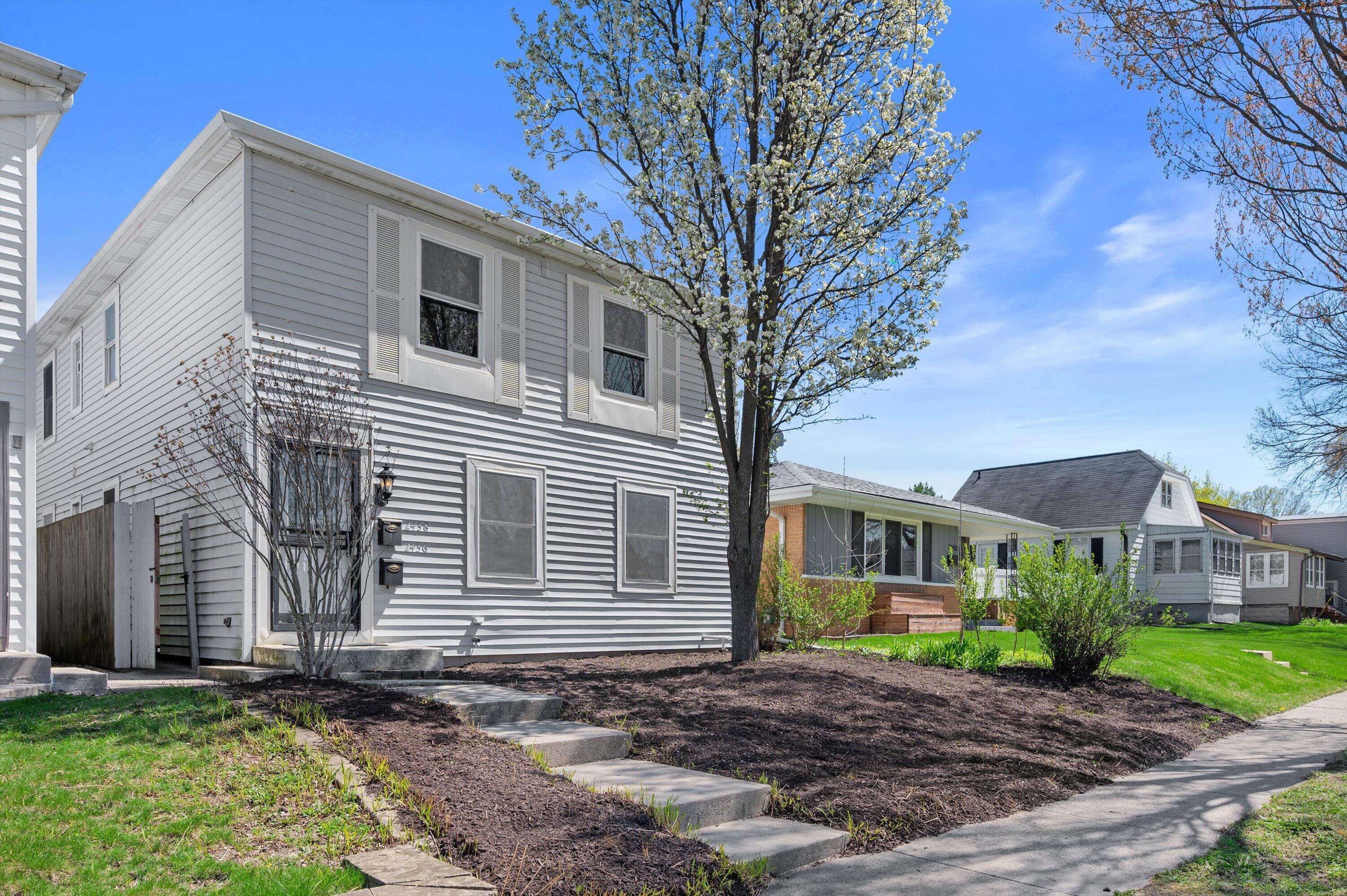 2436 S 75th St Unit: 2438