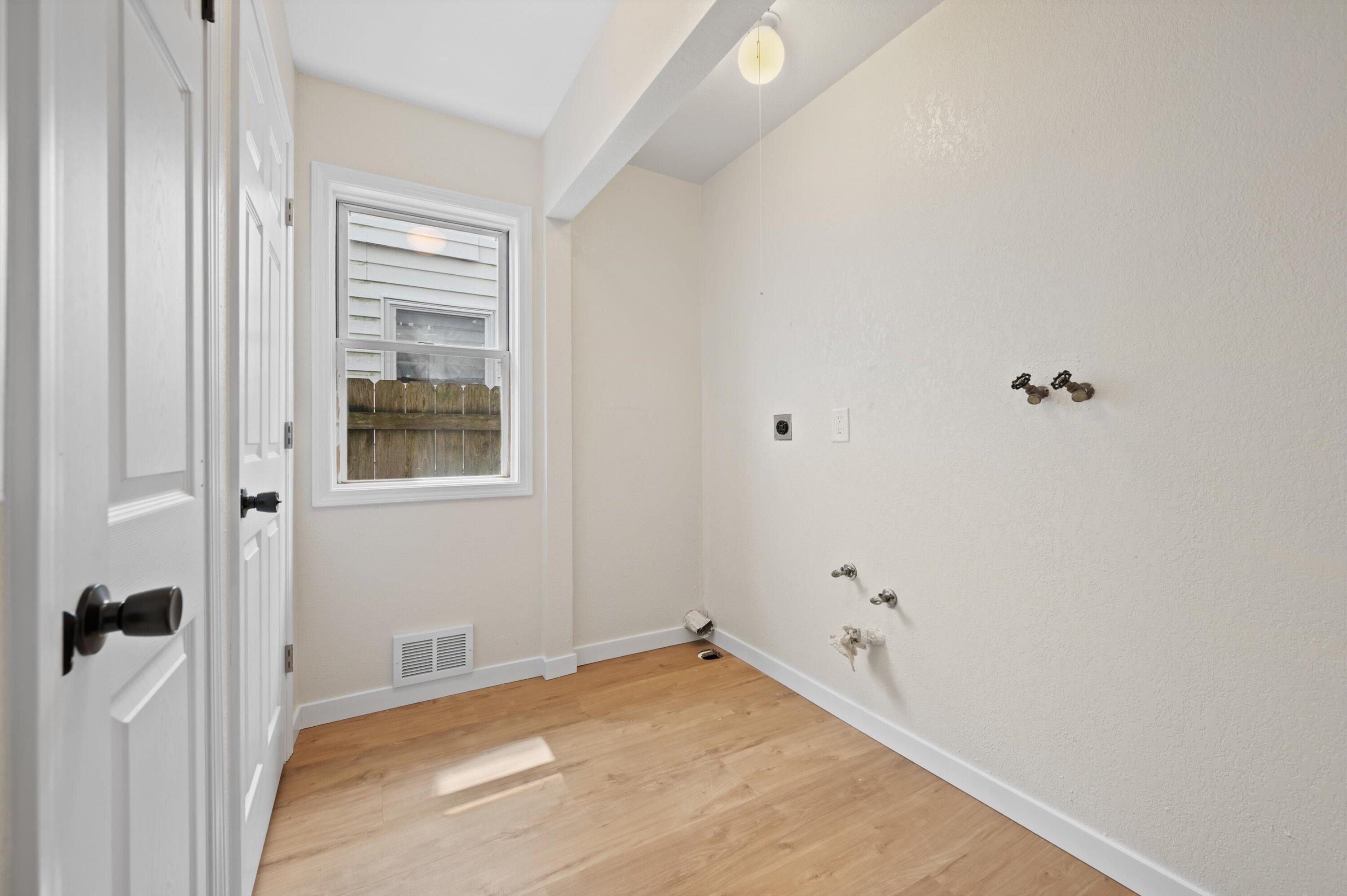 2436 S 75th St Unit: 2438